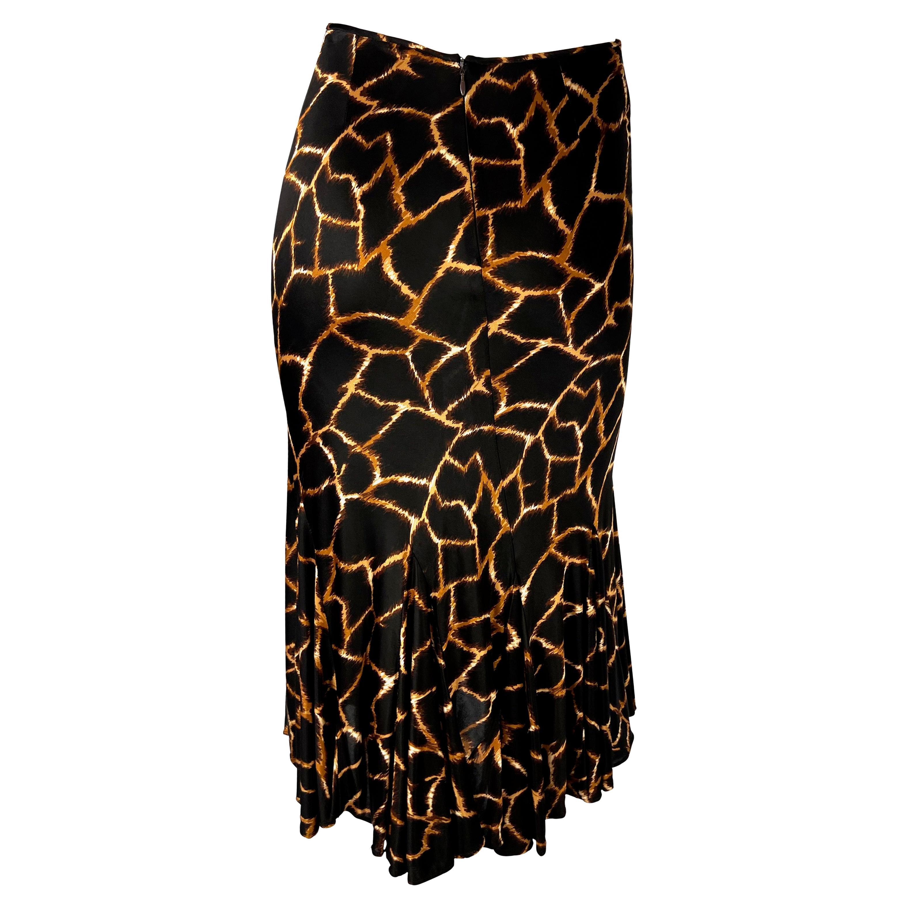 2000s Dolce & Gabbana Giraffe Print Brown Viscose Flare Skirt In Good Condition For Sale In West Hollywood, CA