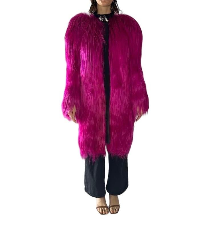 MORPHEW VINTAGE represents the finest pieces of fashions past. Sourced from across the globe, dating as far back as a century. 
Decade:2000s.
Material: Fur Yak
Bust: 44 in.
Waist: 44 in.
Hips: 44 in.
Overall length: 44 in.
US: M.