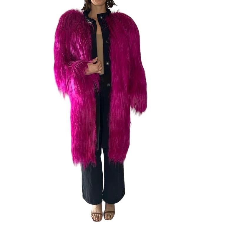 2000S Dolce & Gabbana Hot Pink Fur Yak 2009 Amest Coat For Sale 4
