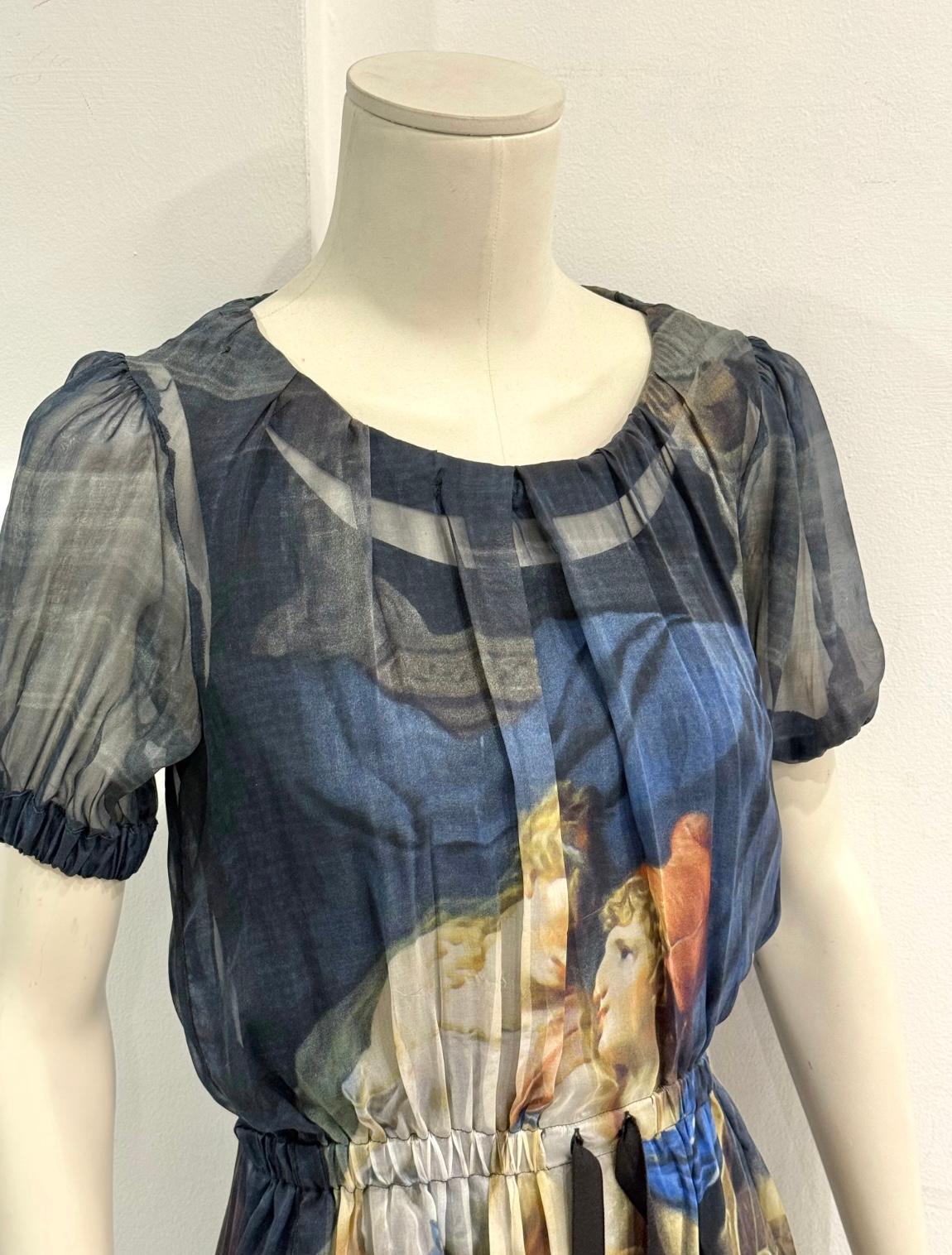 2000s Dolce & Gabbana París y Helen amor pintura vestido en venta 4