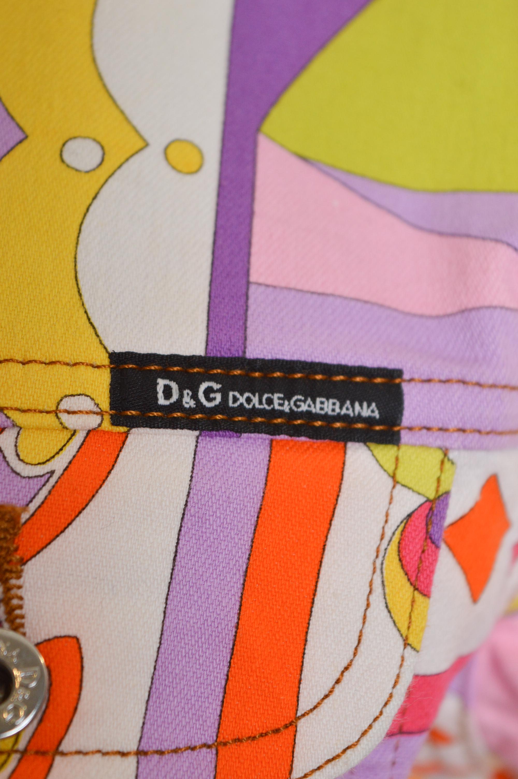 Dolce & Gabbana, set stampato anni 2000 con gonna e giacca a vita bassa colorata e a spirale Y2k in vendita 5