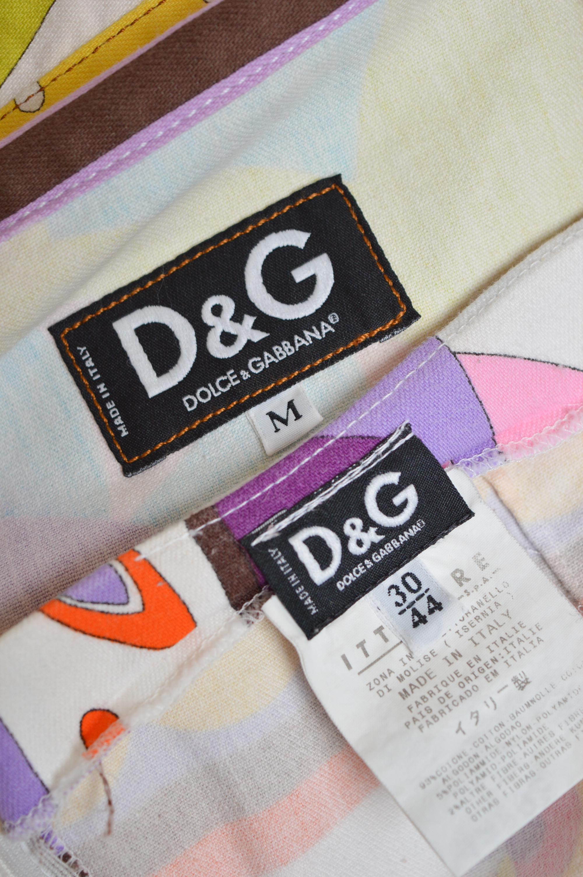 Dolce & Gabbana, set stampato anni 2000 con gonna e giacca a vita bassa colorata e a spirale Y2k in vendita 3