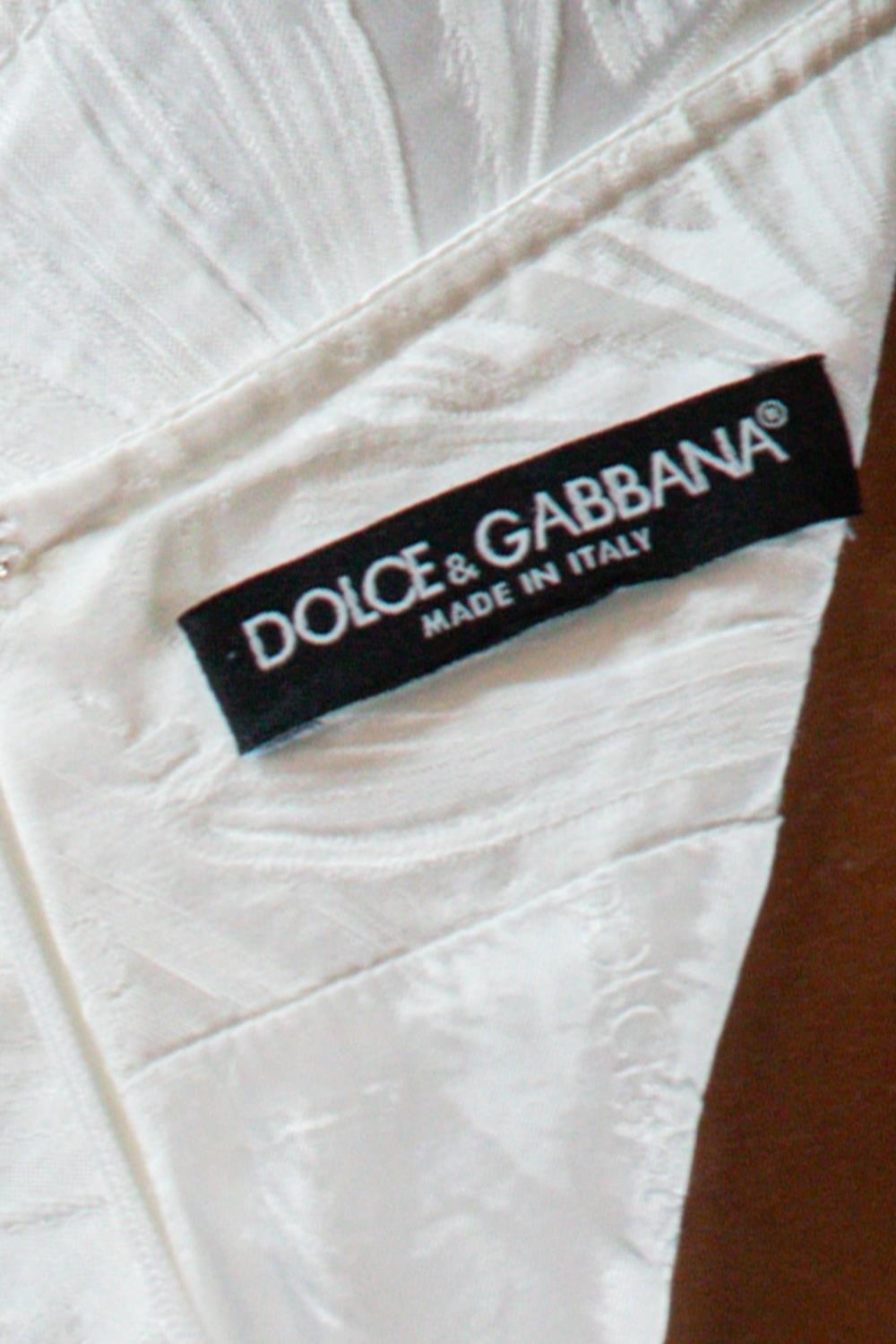 2000S Dolce & Gabbana White Floral Cotton Jacquard Dress With Dg Crystal Logo B For Sale 5