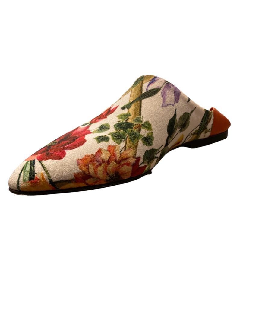 2000S DOLCE & GABBANA White Floral Print Slip On Shoes Dead Stock In Excellent Condition For Sale In New York, NY