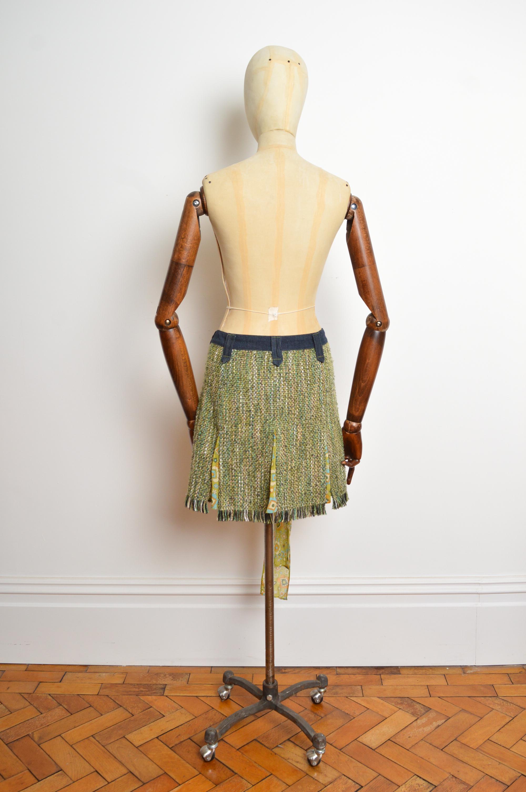 Minifalda plisada de tiro bajo Dolce & Gabbana Y2K Denim y tweed verde de 2000 en venta 7