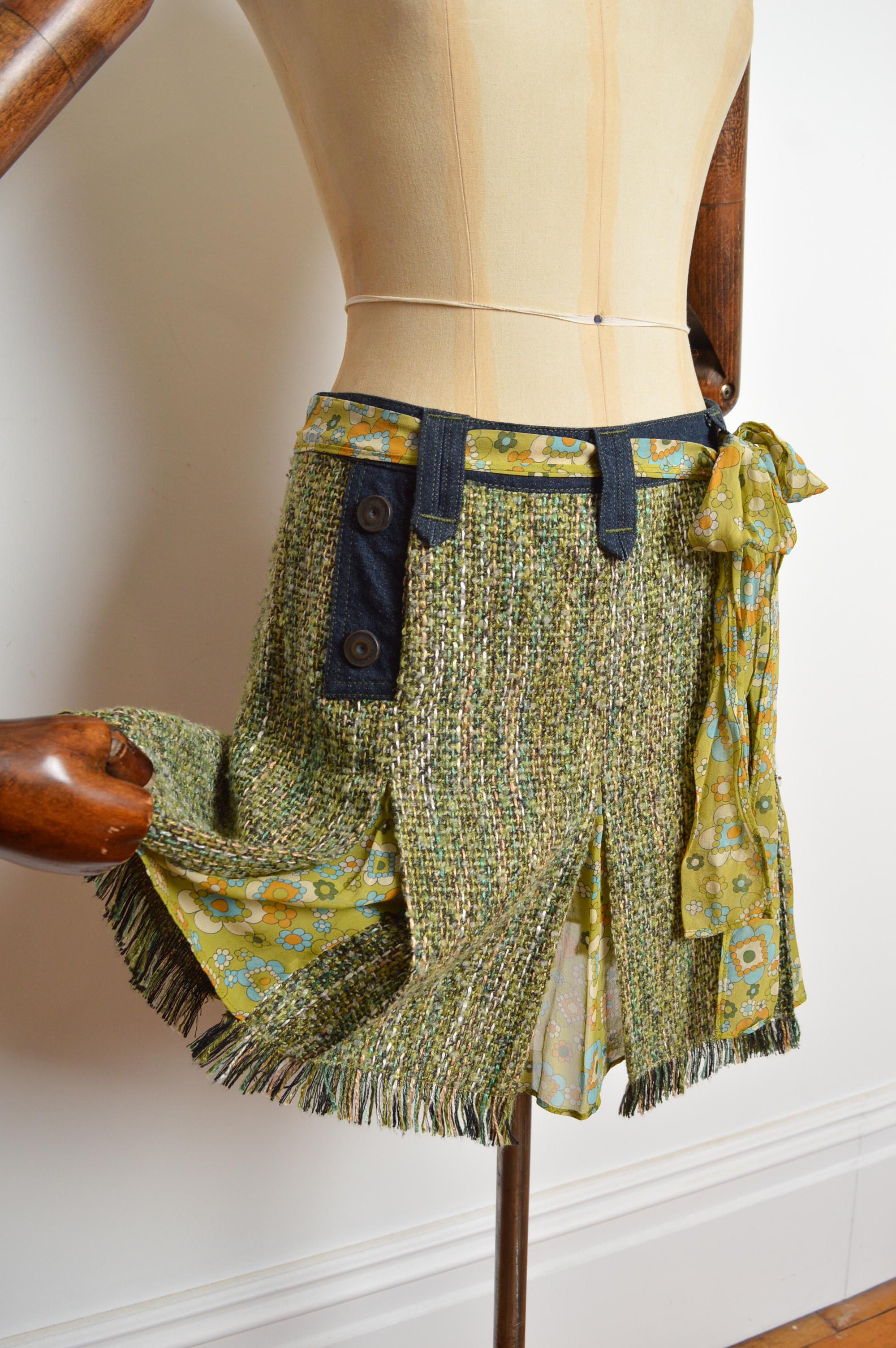 Minifalda plisada de tiro bajo Dolce & Gabbana Y2K Denim y tweed verde de 2000 Marrón en venta