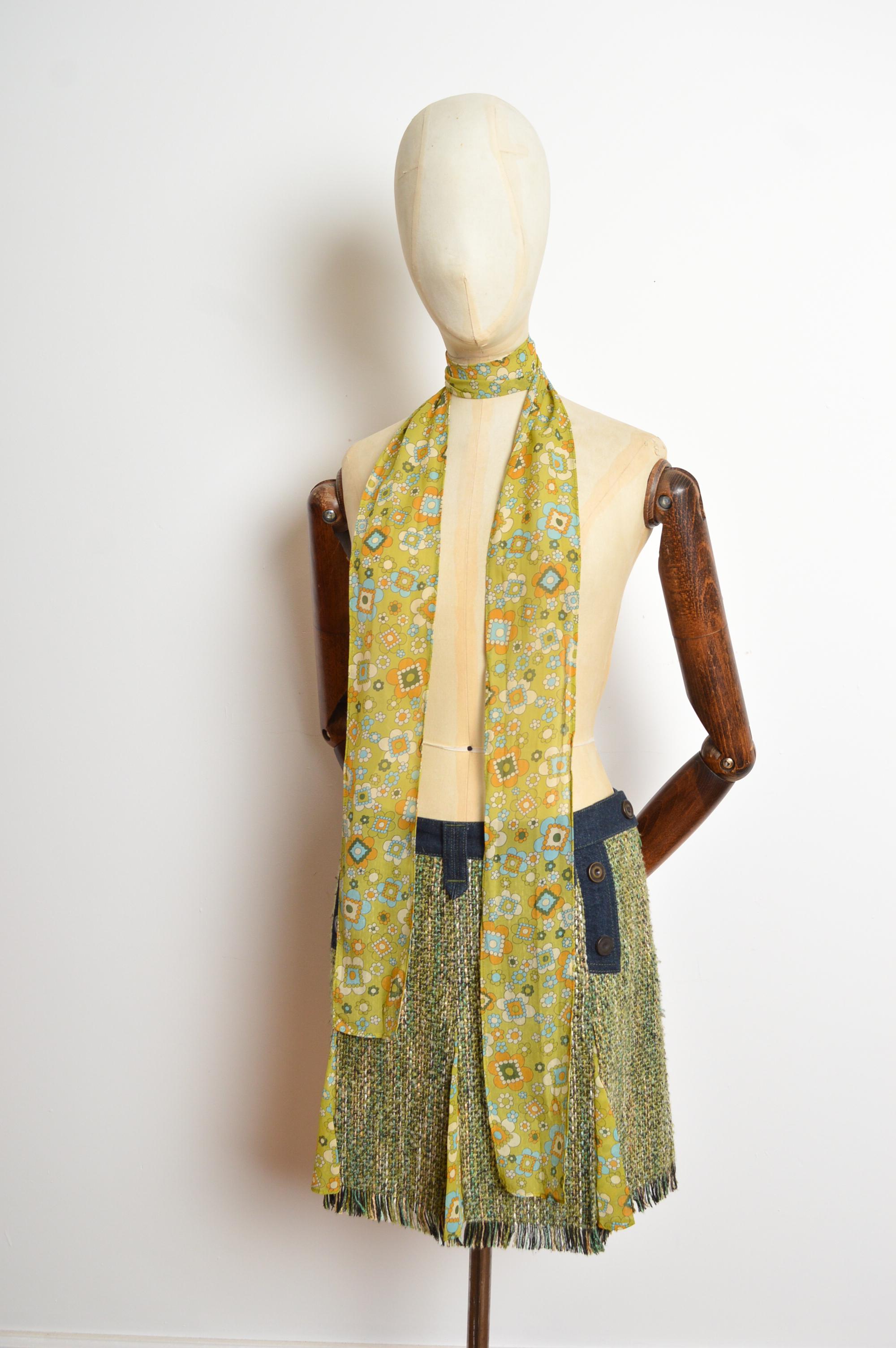 De las mujeres Minifalda plisada de tiro bajo Dolce & Gabbana Y2K Denim y tweed verde de 2000 en venta