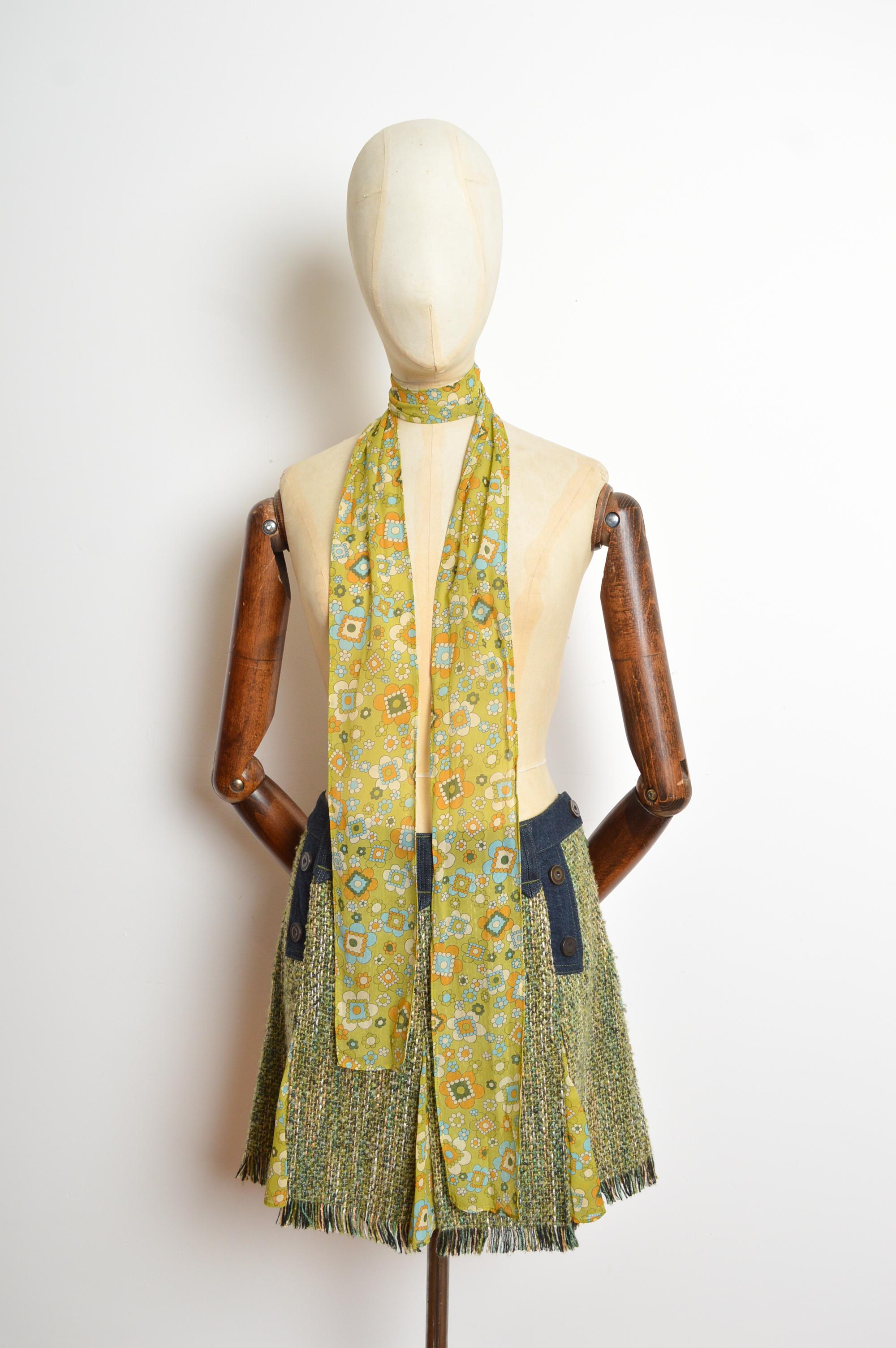 Minifalda plisada de tiro bajo Dolce & Gabbana Y2K Denim y tweed verde de 2000 en venta 1