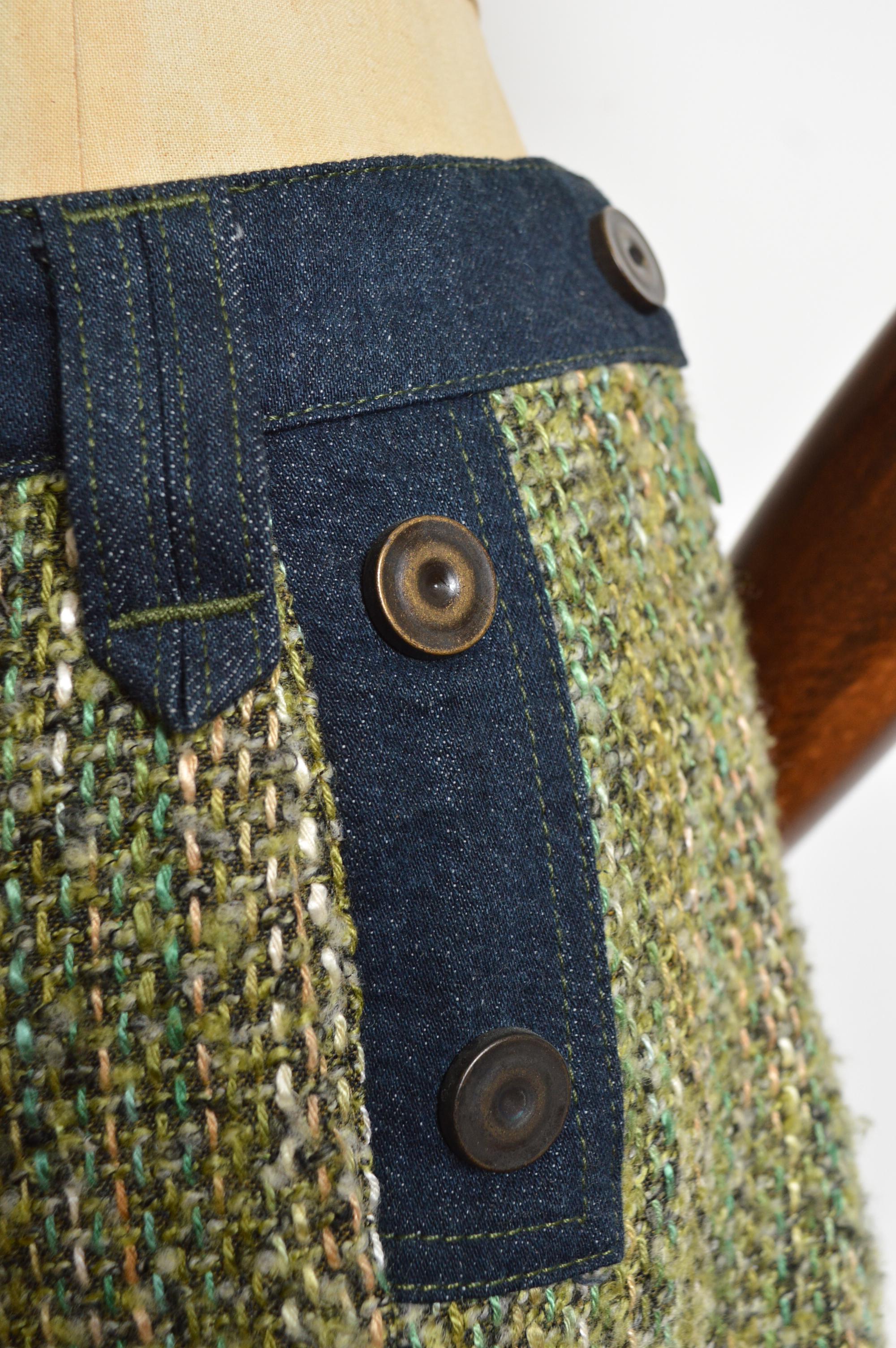Minifalda plisada de tiro bajo Dolce & Gabbana Y2K Denim y tweed verde de 2000 en venta 4