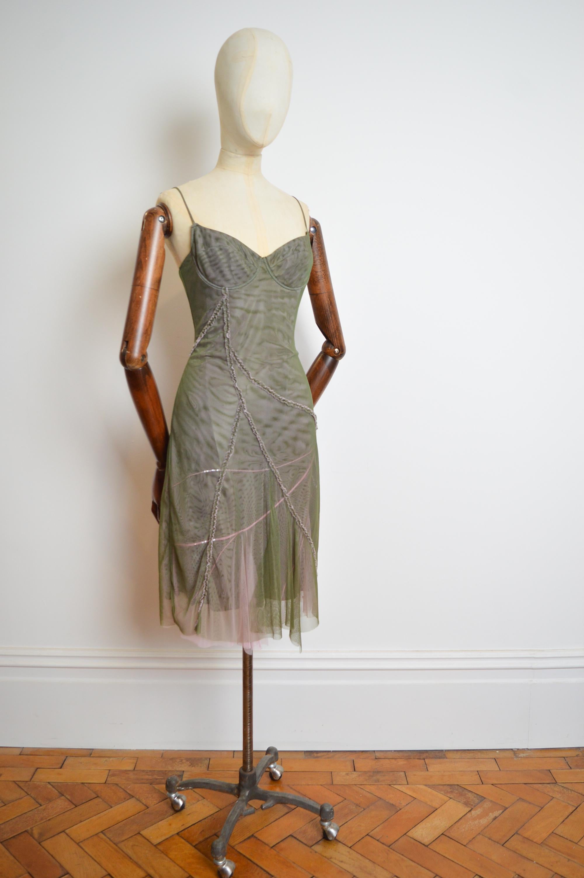 2000s Donatella Versace Vestido de cóctel corsé bustier de malla etérea verde rosa en venta 2