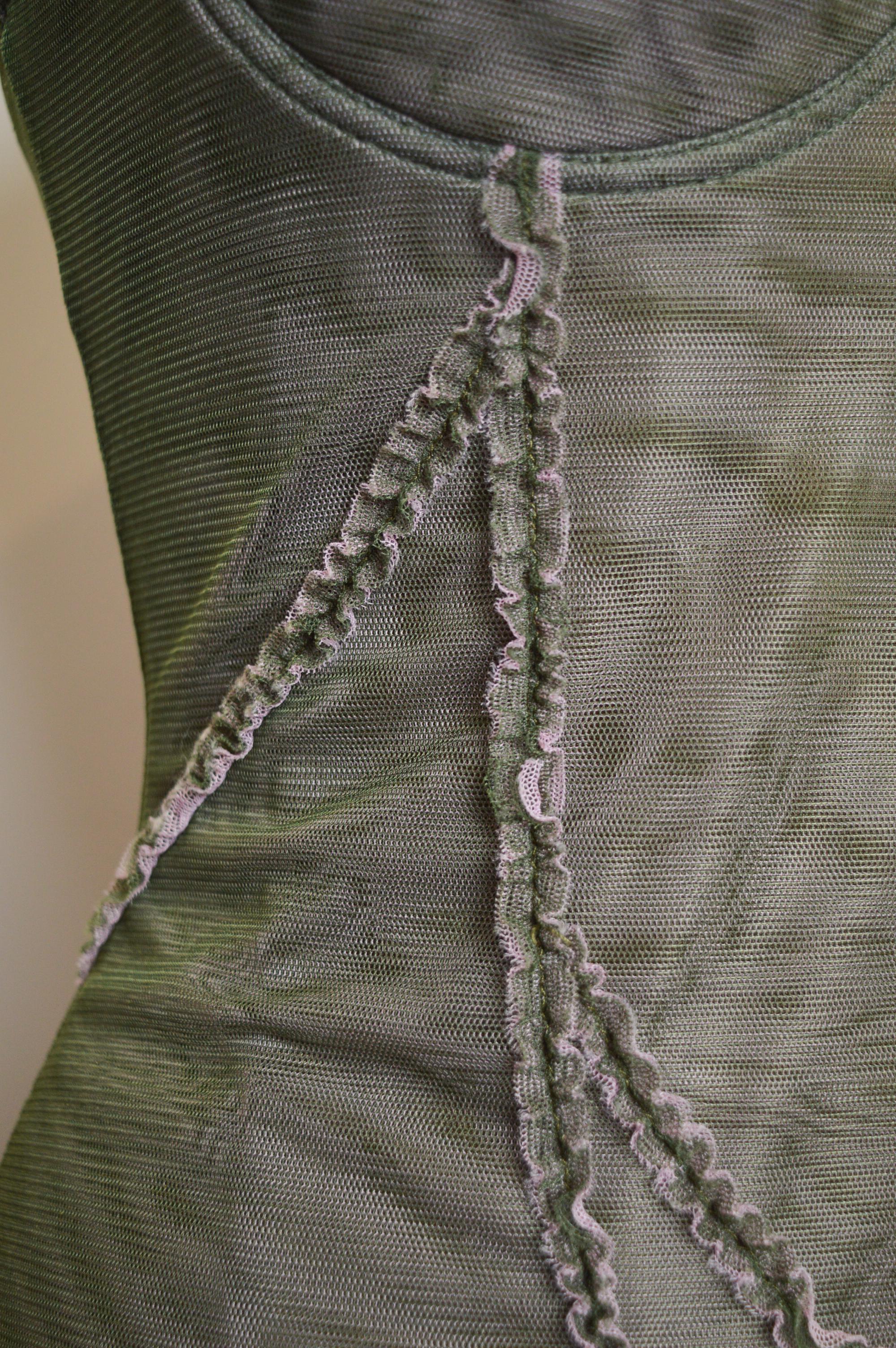 2000s Donatella Versace Vestido de cóctel corsé bustier de malla etérea verde rosa en venta 4