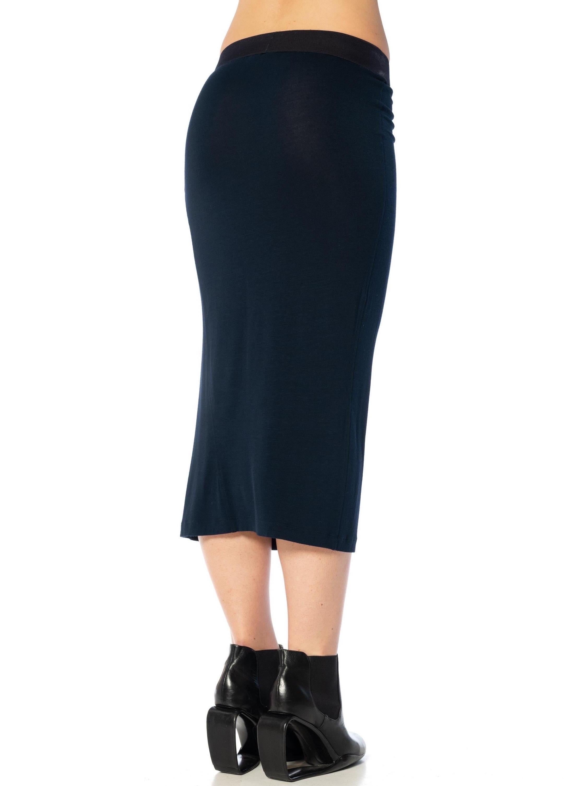 DONNA KARAN, jupe en rayonne bleu nuit avec ceinture élastique épaisse, années 2000 en vente 2