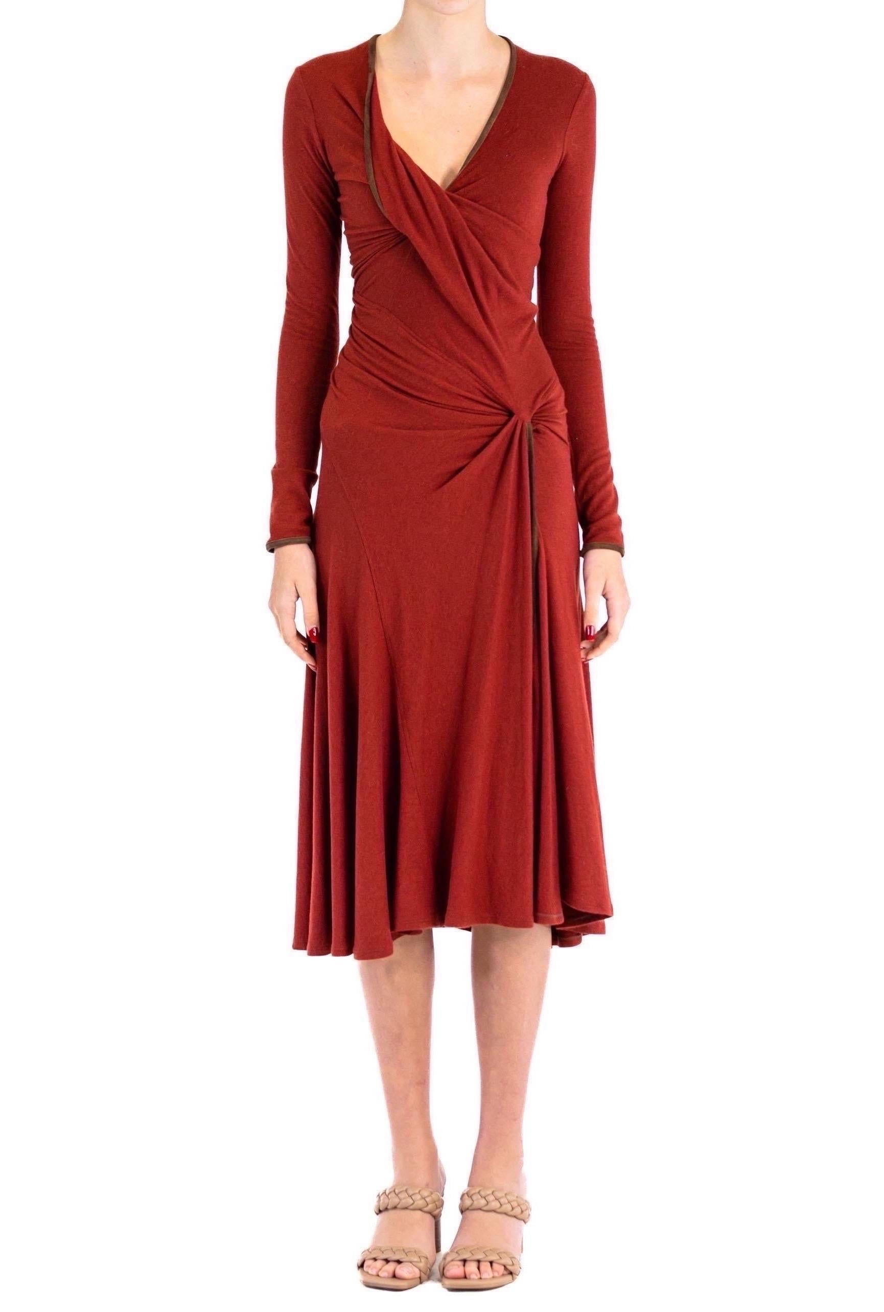 2000S DONNA KARAN Rust Red Wool Blend Jersey Dress With Lambskin Suede Trim In Excellent Condition For Sale In New York, NY