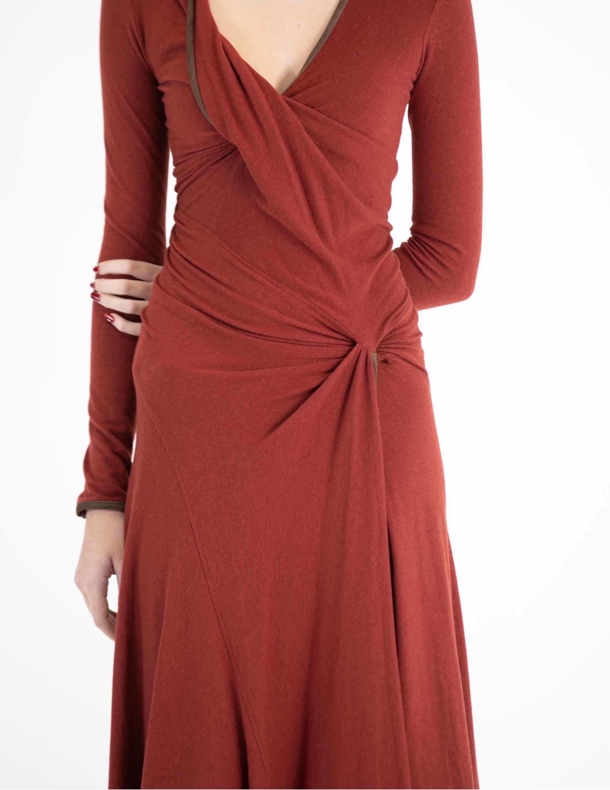 DONNA KARAN Robe en jersey de laine mélangée rouge rouille avec bordure en daim d'agneau, années 2000 en vente 4