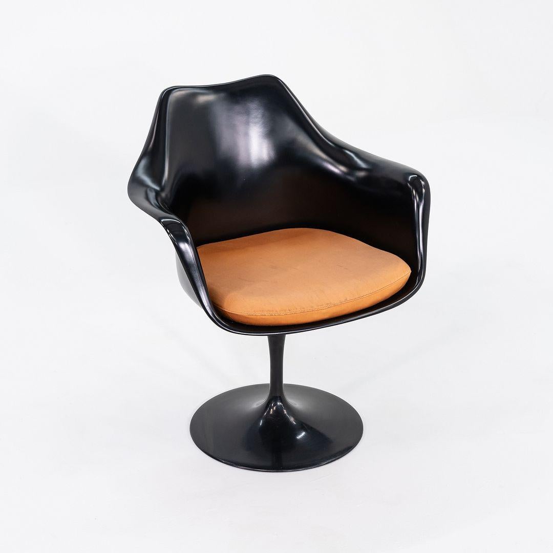 2000er Eero Saarinen für Knoll Tulip Dining Arm Chair in Schwarz im Angebot 3