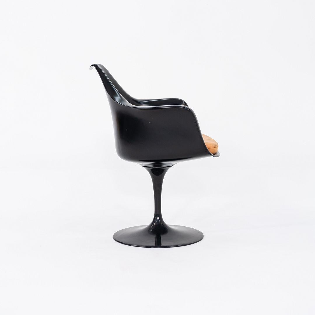2000er Eero Saarinen für Knoll Tulip Dining Arm Chair in Schwarz (Italienisch) im Angebot