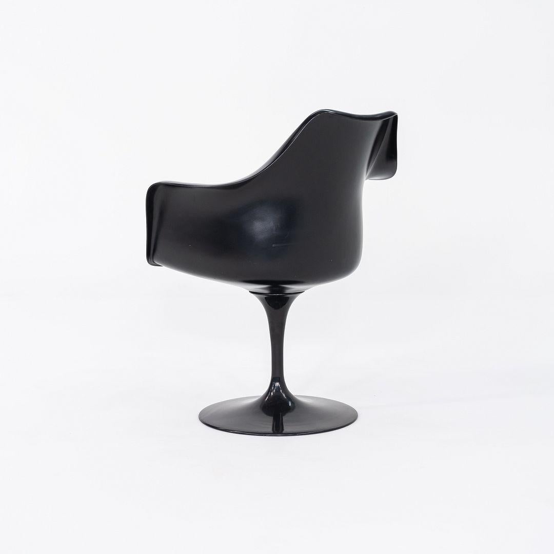 2000er Eero Saarinen für Knoll Tulip Dining Arm Chair in Schwarz (21. Jahrhundert und zeitgenössisch) im Angebot