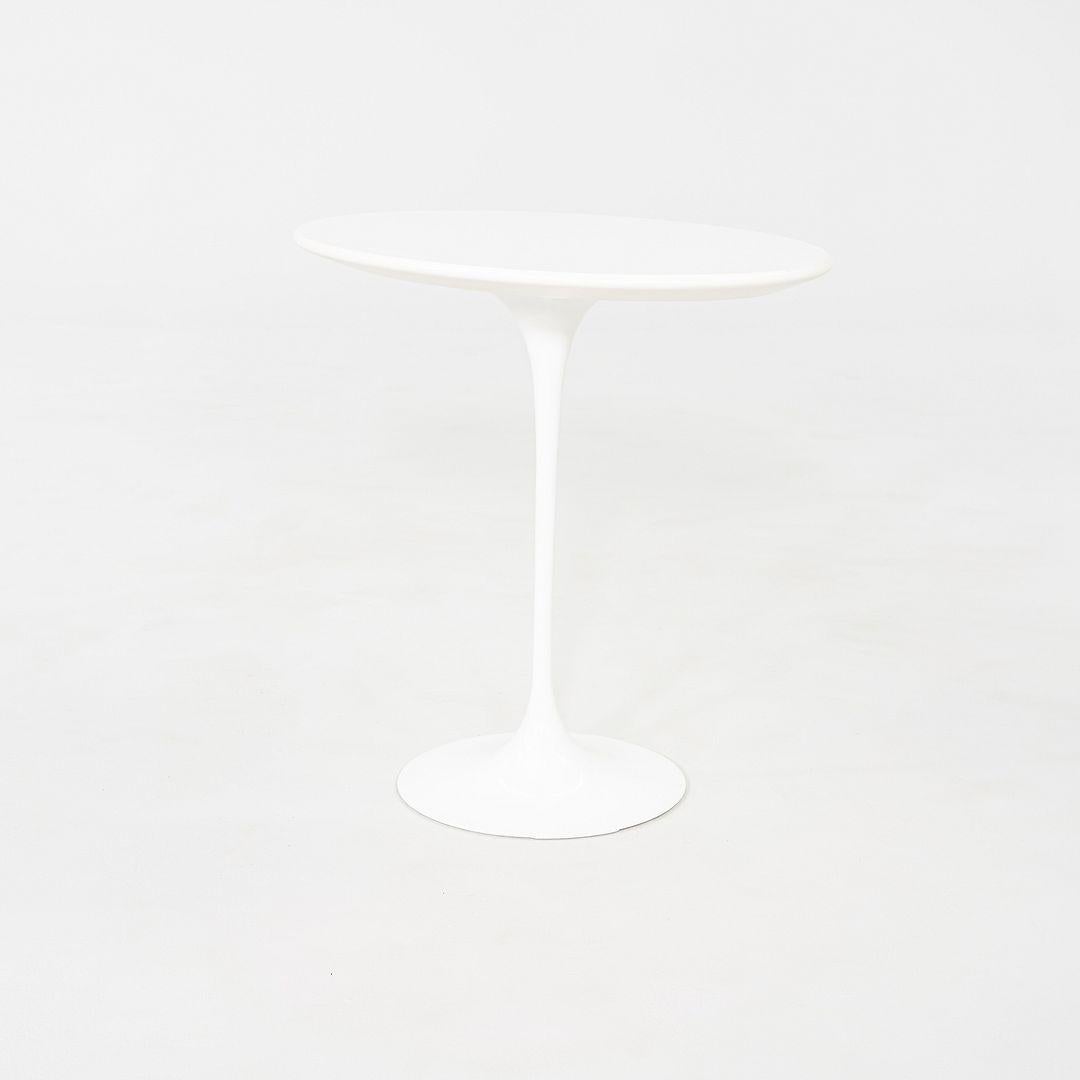 Américain 2000's Eero Saarinen for Knoll Tulip End Table with Oval Laminate Tops (Table d'appoint tulipe des années 2000 avec plateaux ovales en stratifié) en vente