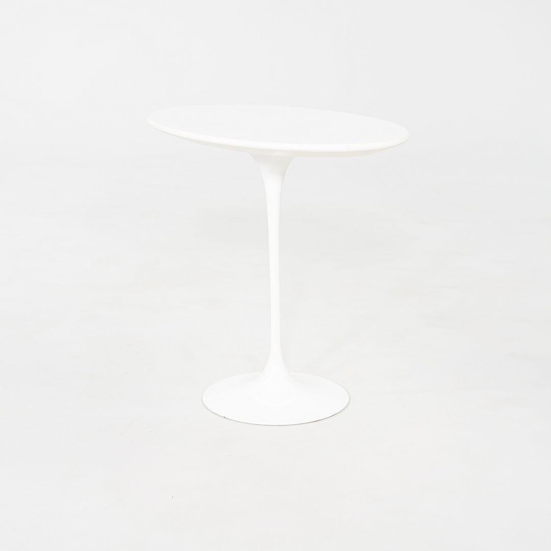 Aluminium 2000's Eero Saarinen for Knoll Tulip End Table with Oval Laminate Tops (Table d'appoint tulipe des années 2000 avec plateaux ovales en stratifié) en vente