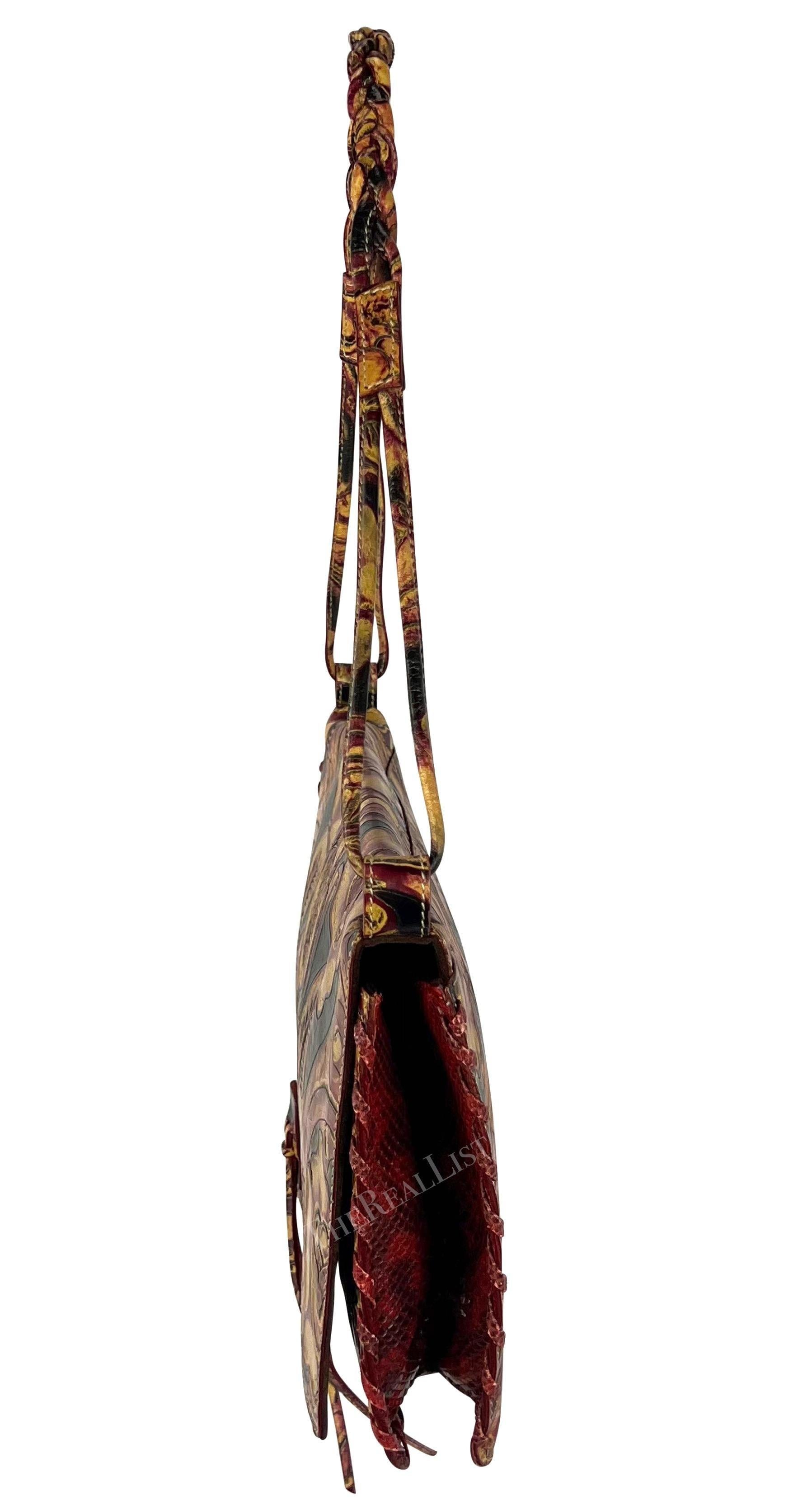 2000s Emanuel Ungaro Red Lizard Tan Tooled Floral Leather Shoulder Bag Pour femmes en vente