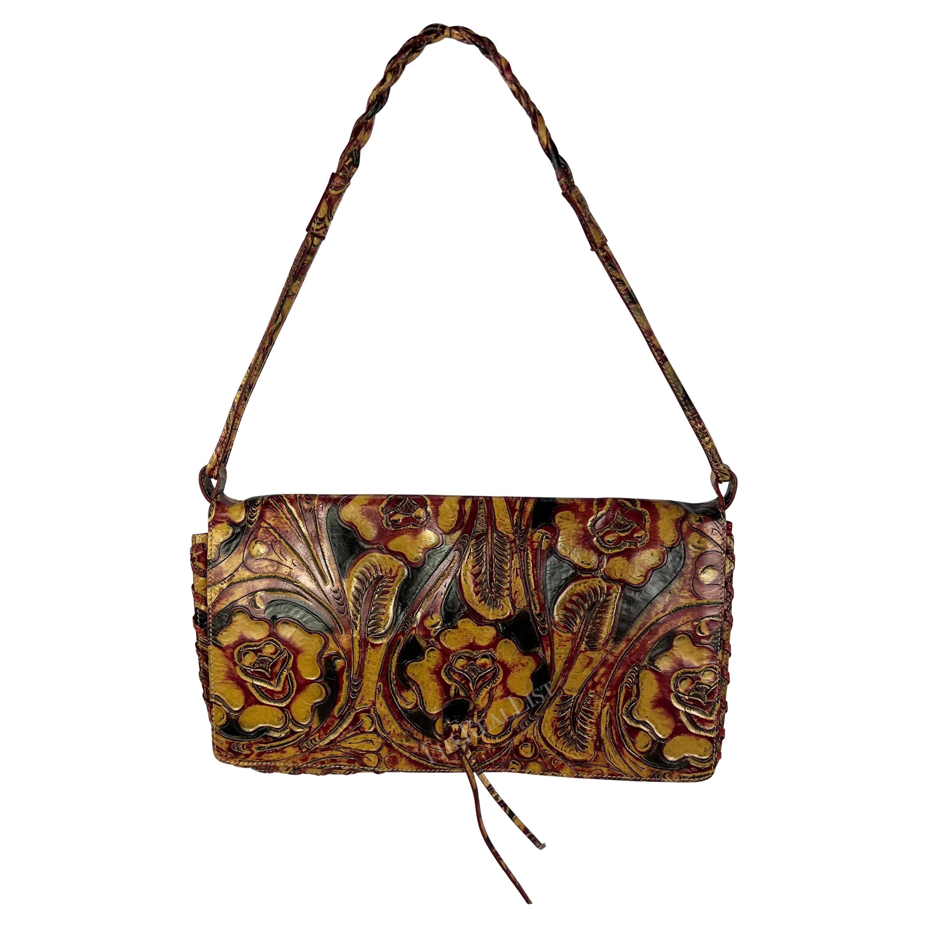2000s Emanuel Ungaro Red Lizard Tan Tooled Floral Leather Shoulder Bag en vente 2