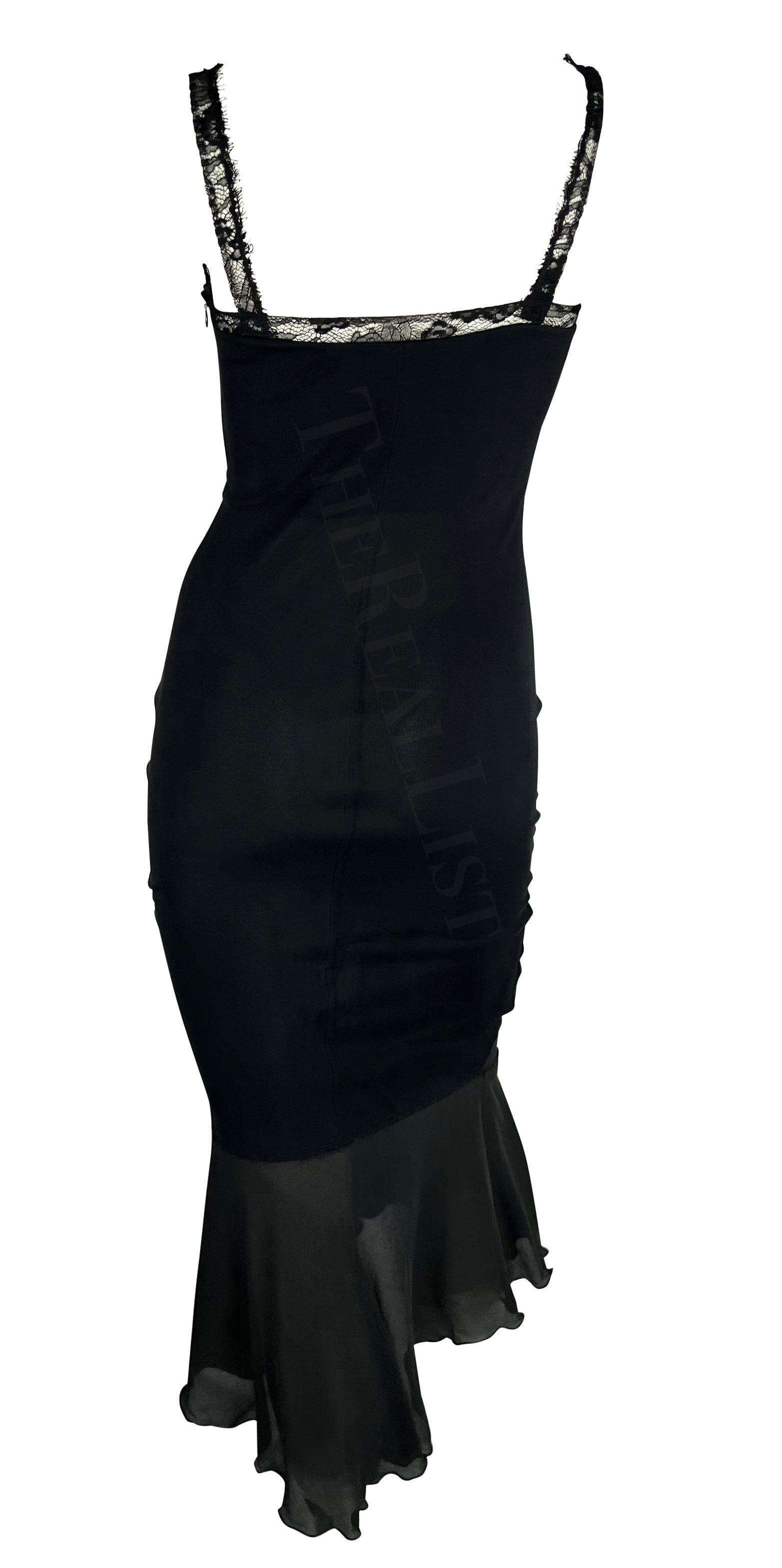 2000er Emanuel Ungaro Gerüschtes schwarzes Slinky-Bodycon-Kleid mit Spitzenriemen im Angebot 1