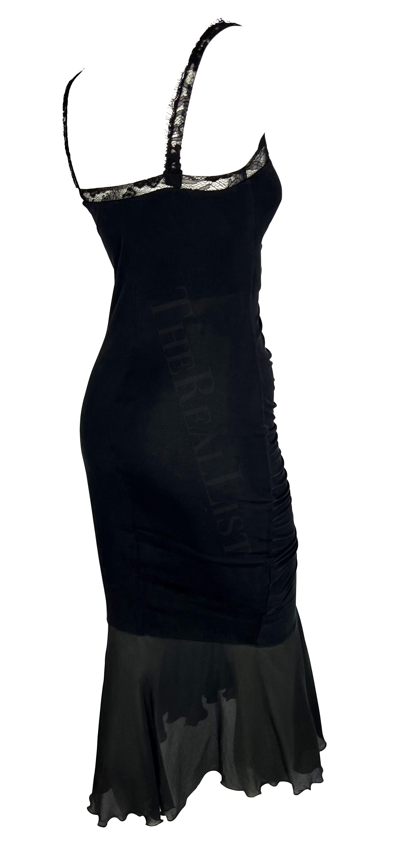 2000er Emanuel Ungaro Gerüschtes schwarzes Slinky-Bodycon-Kleid mit Spitzenriemen im Angebot 3