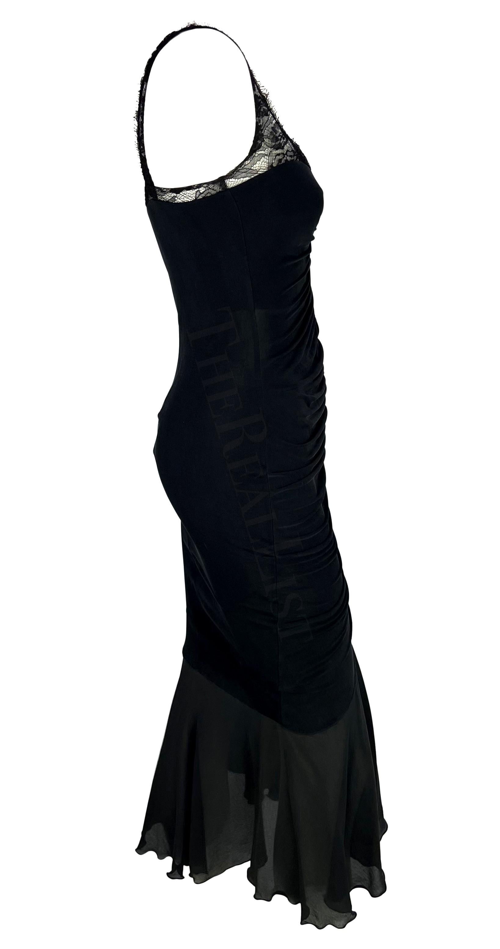 2000er Emanuel Ungaro Gerüschtes schwarzes Slinky-Bodycon-Kleid mit Spitzenriemen im Angebot 4