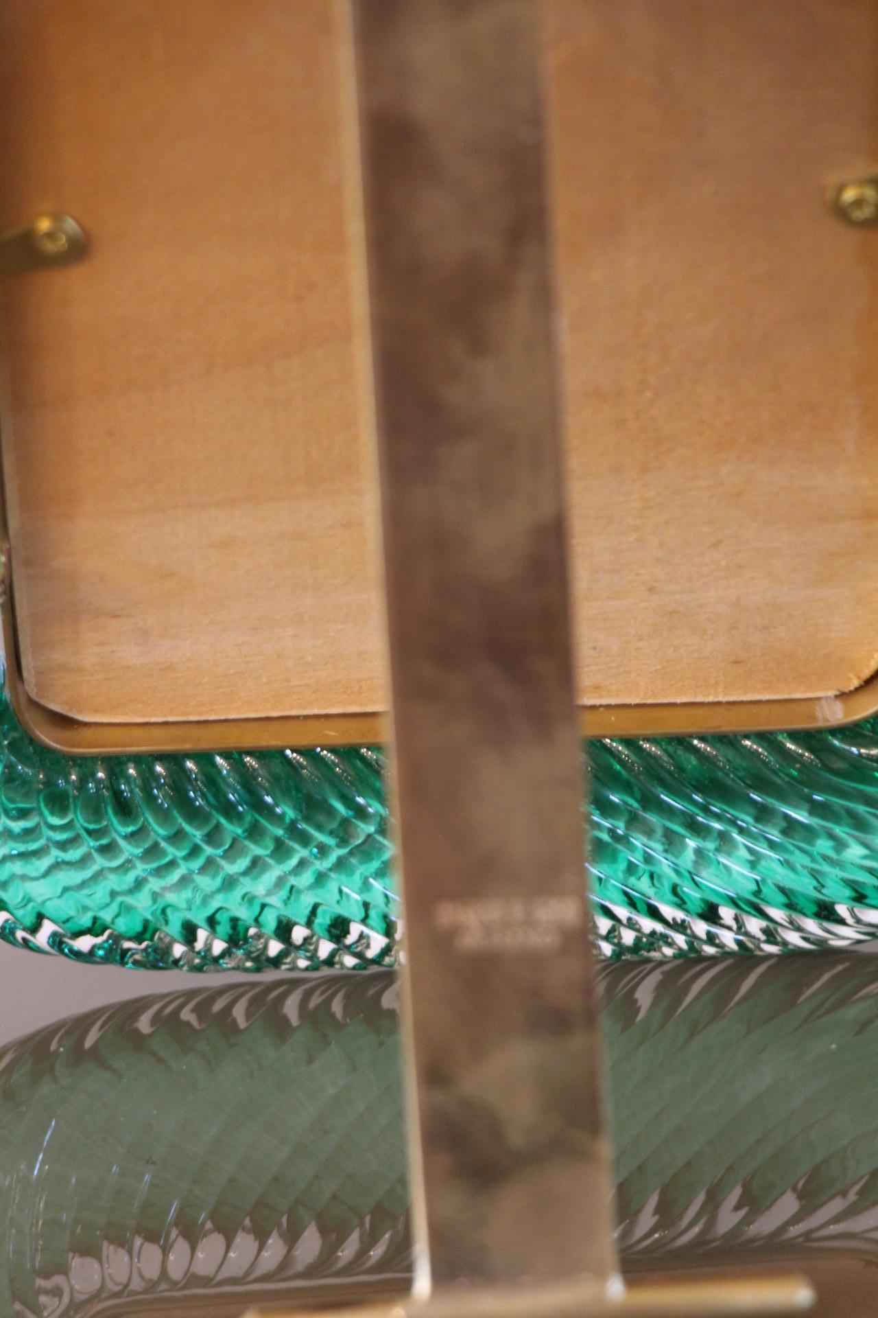 Marco de cristal de Murano retorcido verde esmeralda y latón del año 2000, de Barovier en venta 2