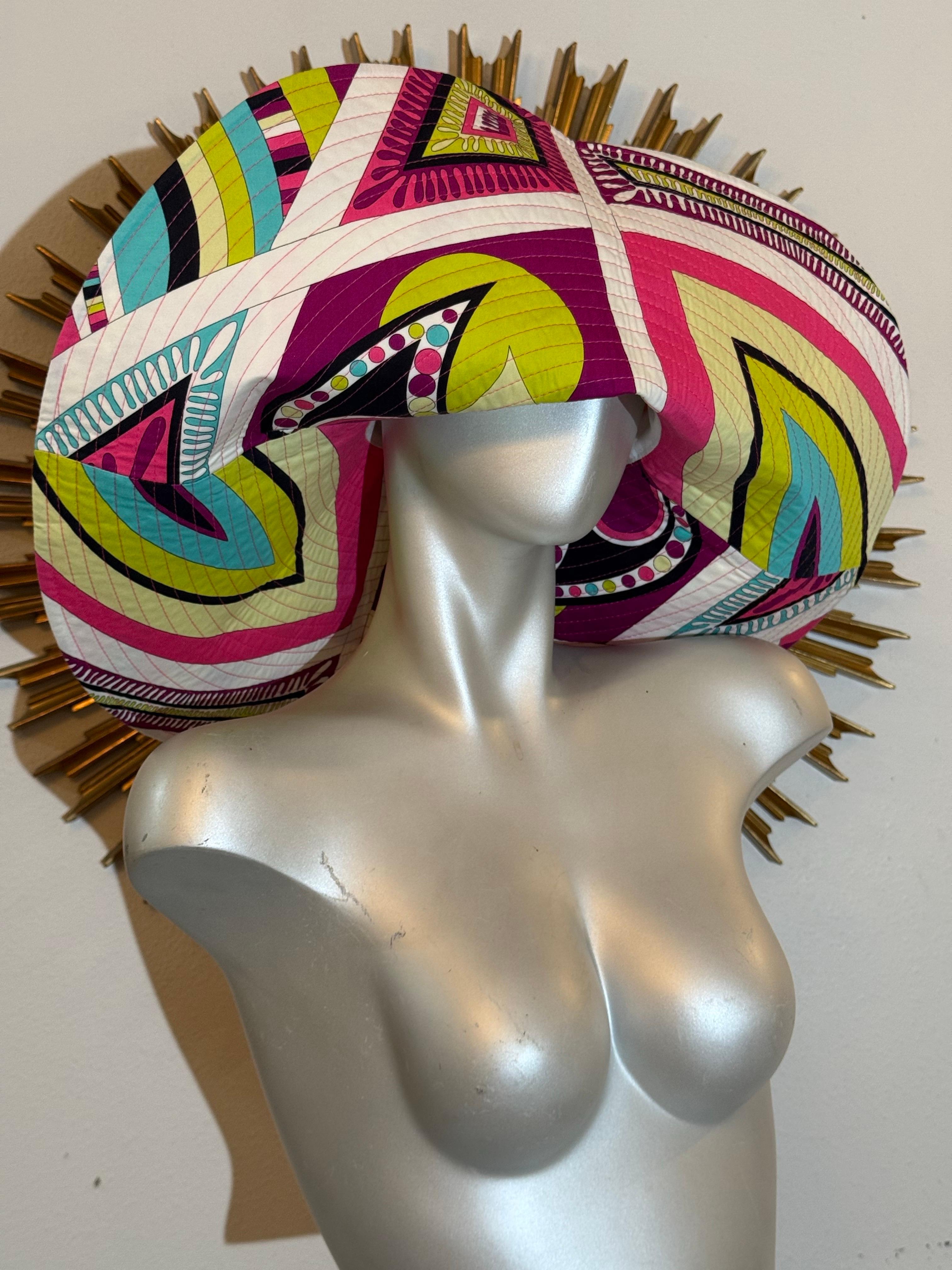 2000s Emilio Pucci Large Brim Signature Print Sun Hat & Coordinating Sequin Bag In Excellent Condition For Sale In Gresham, OR