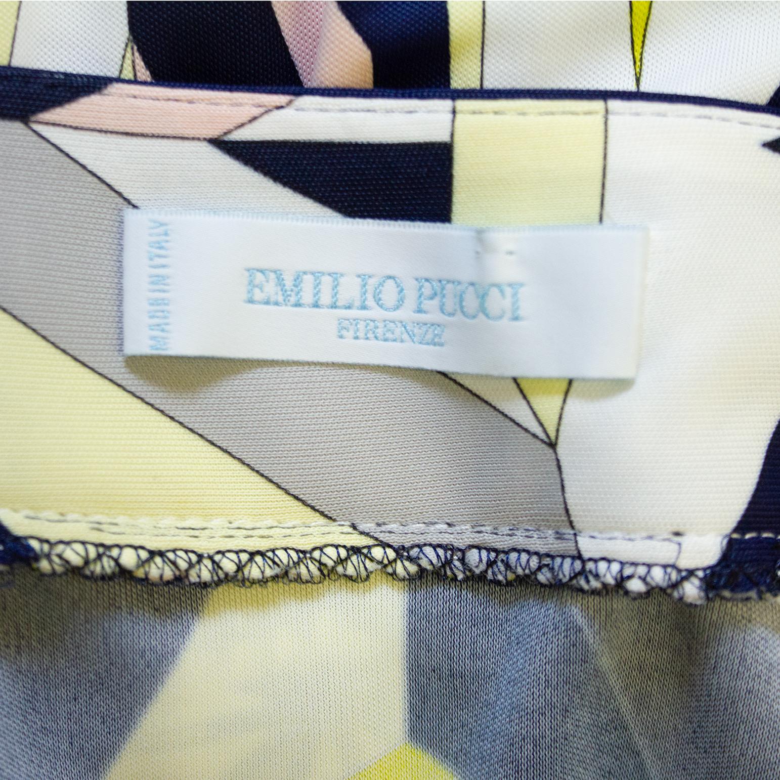 Robe portefeuille imprimée jaune et bleu marine Emilio Pucci des années 2000 en vente 3