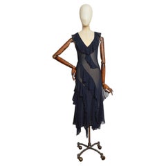2000s Squisito abito da sera in pura seta trasparente nero/blu tagliato in sbieco e con volant