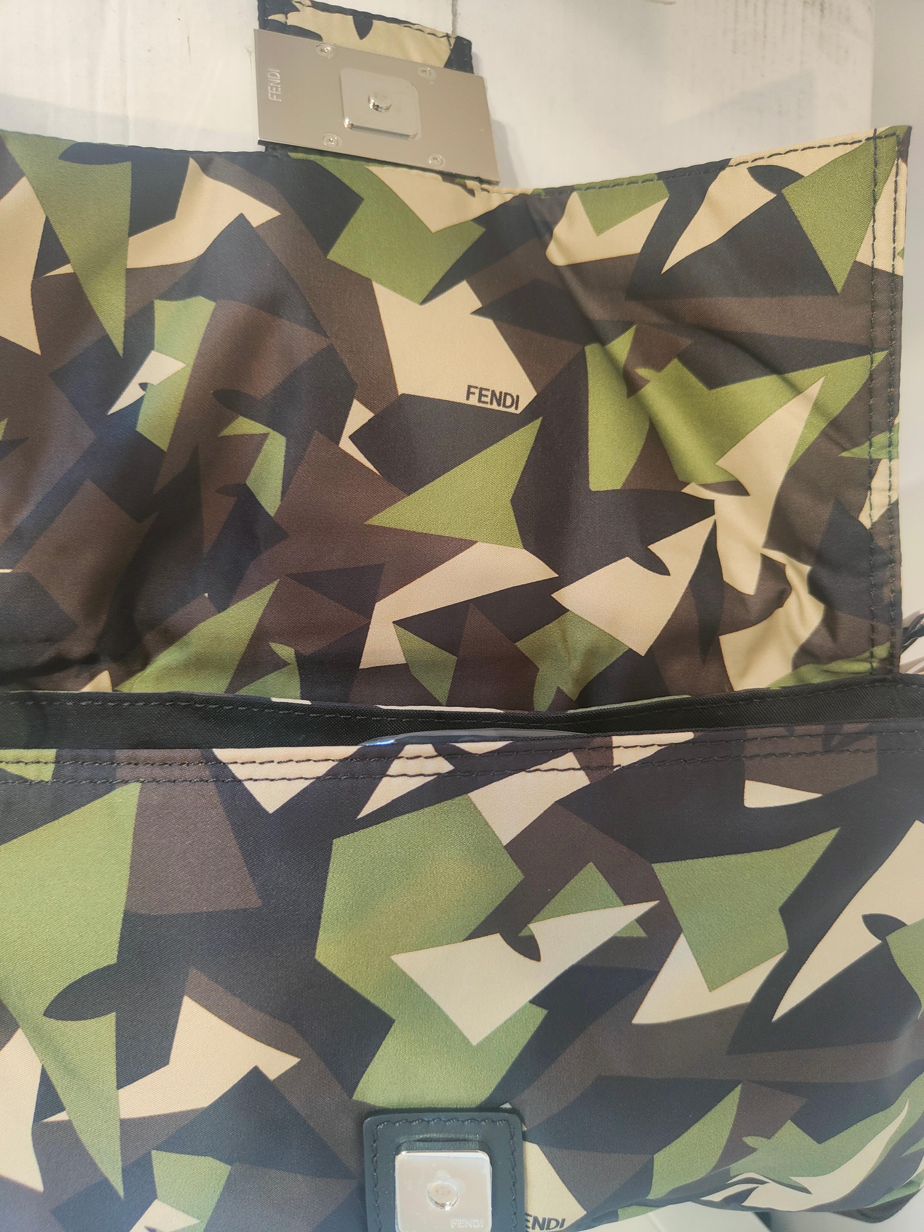 Bolso camuflaje Fendi años 2000 Negro en venta