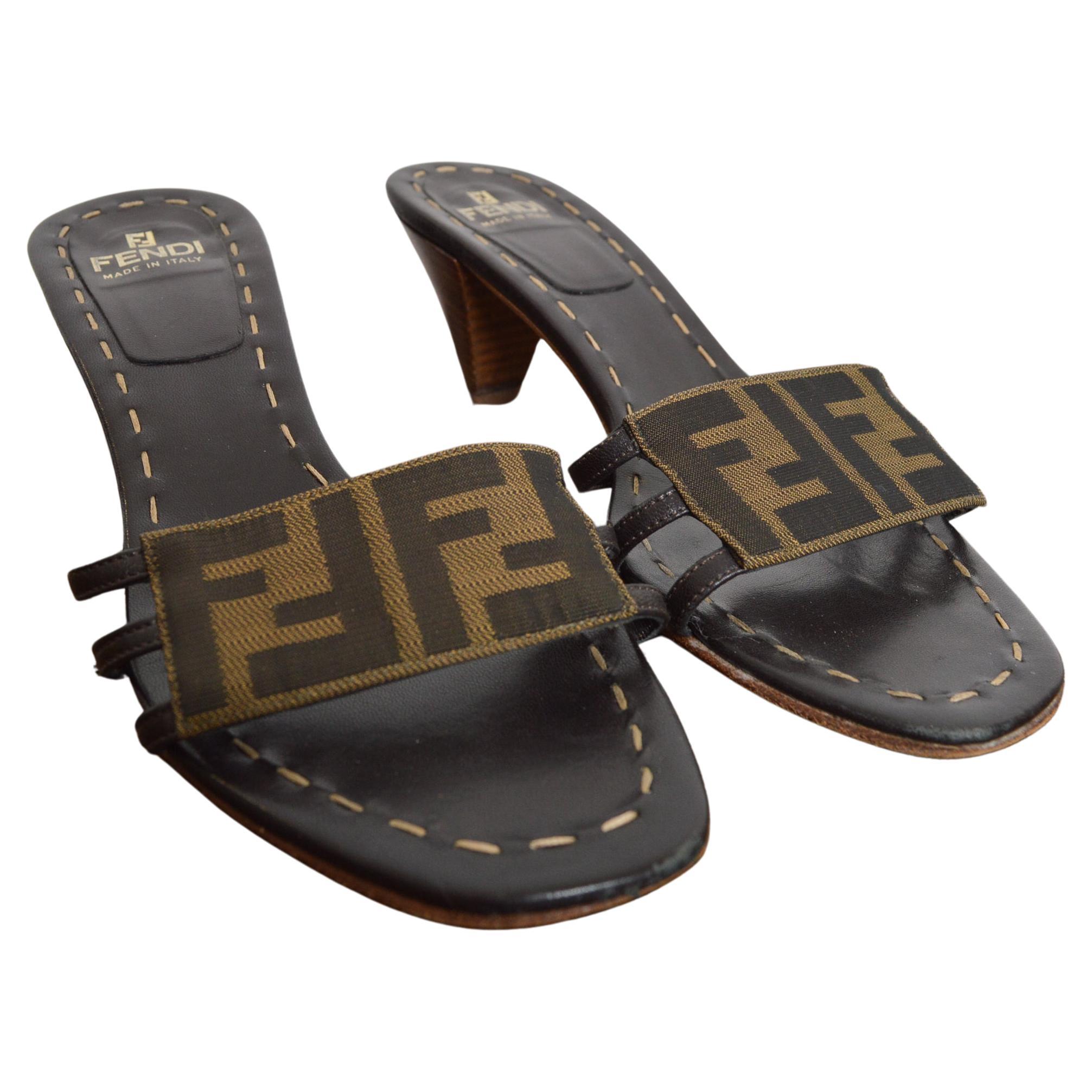 2000 Fendi Monogram Brown Zucca Slip On Mules - Tacchi / Sandali in vendita