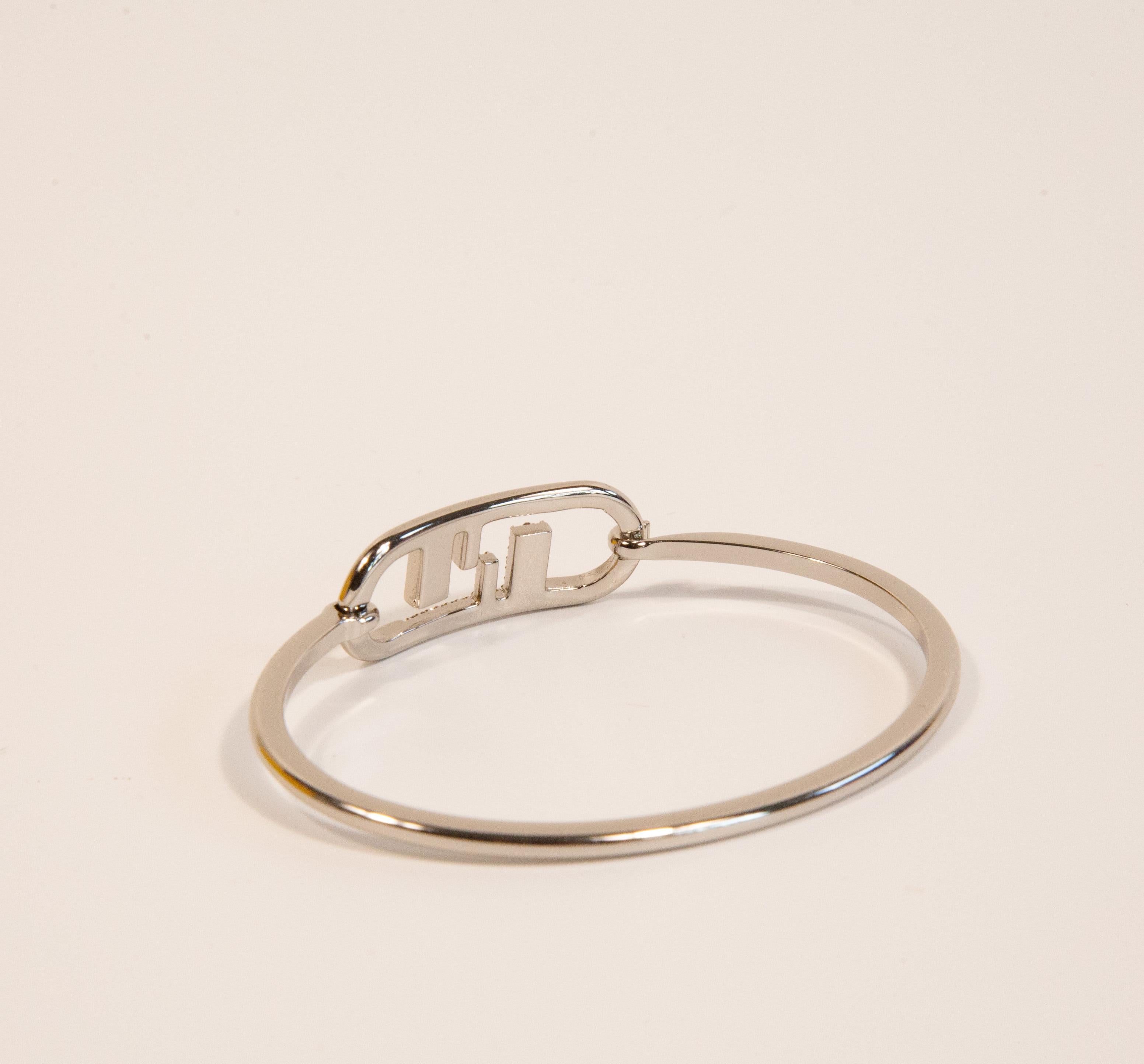 Pulsera Fendi O'Lock de los años 2000 con acabado paladio Corte redondo en venta