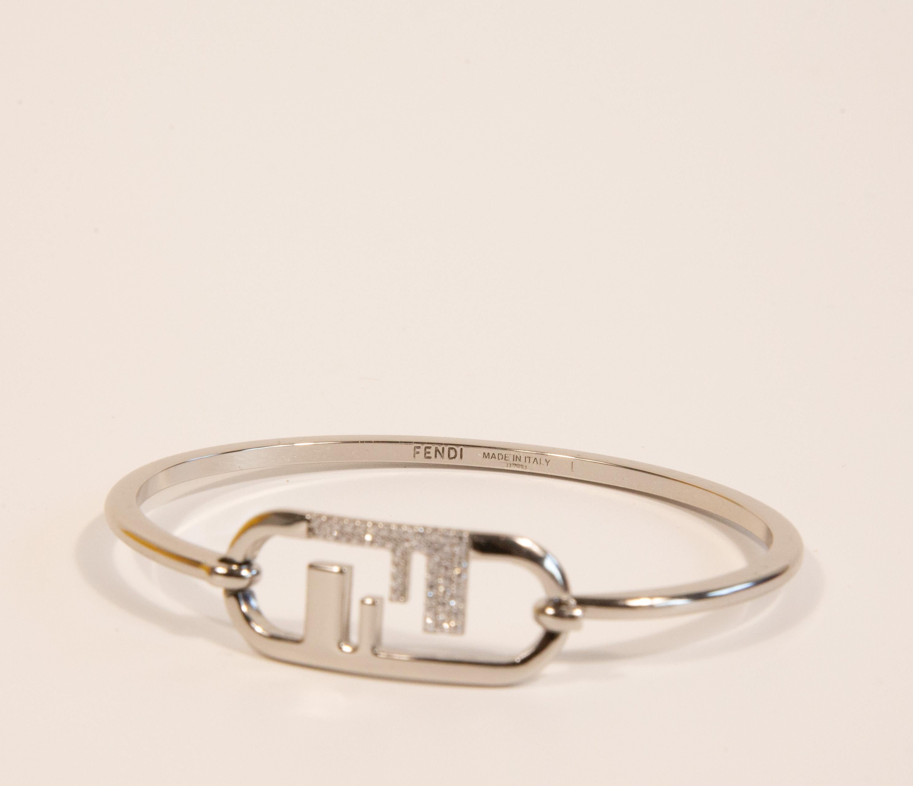 Pulsera Fendi O'Lock de los años 2000 con acabado paladio en venta 1