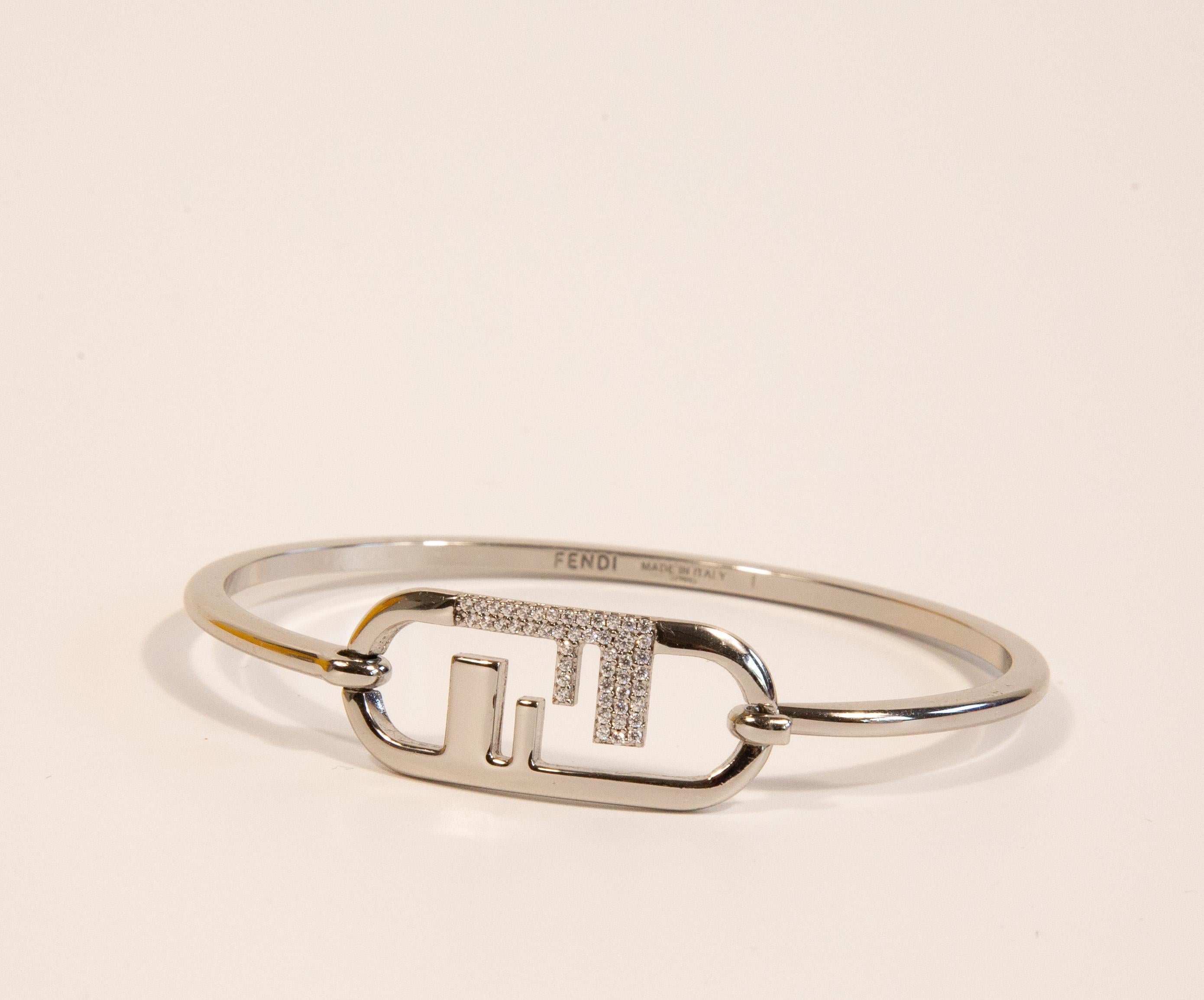 Pulsera Fendi O'Lock de los años 2000 con acabado paladio en venta 2