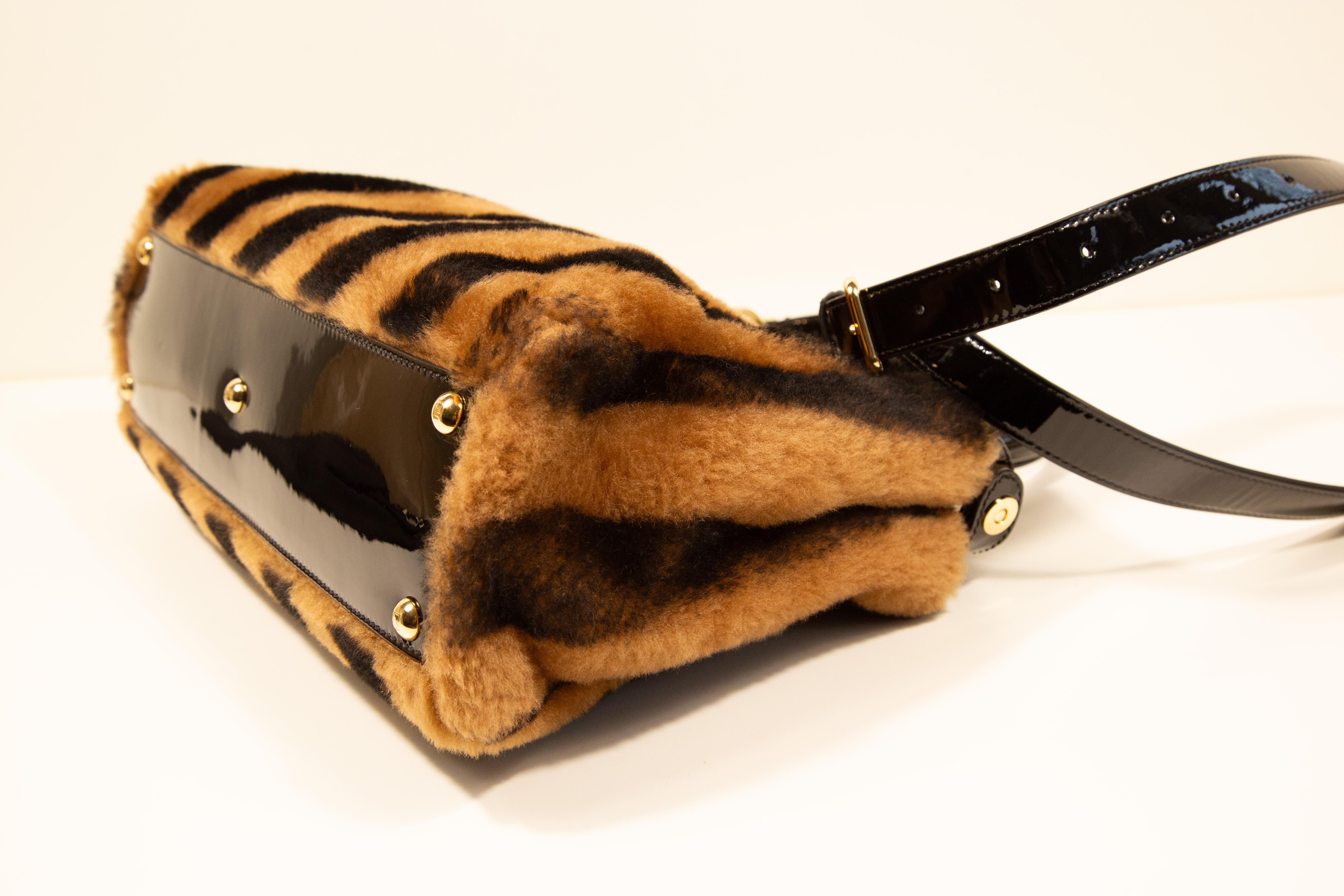 2000s Fendi Peekaboo Shearling Pequin Tobacco Black 2 Way Bag For Sale 3