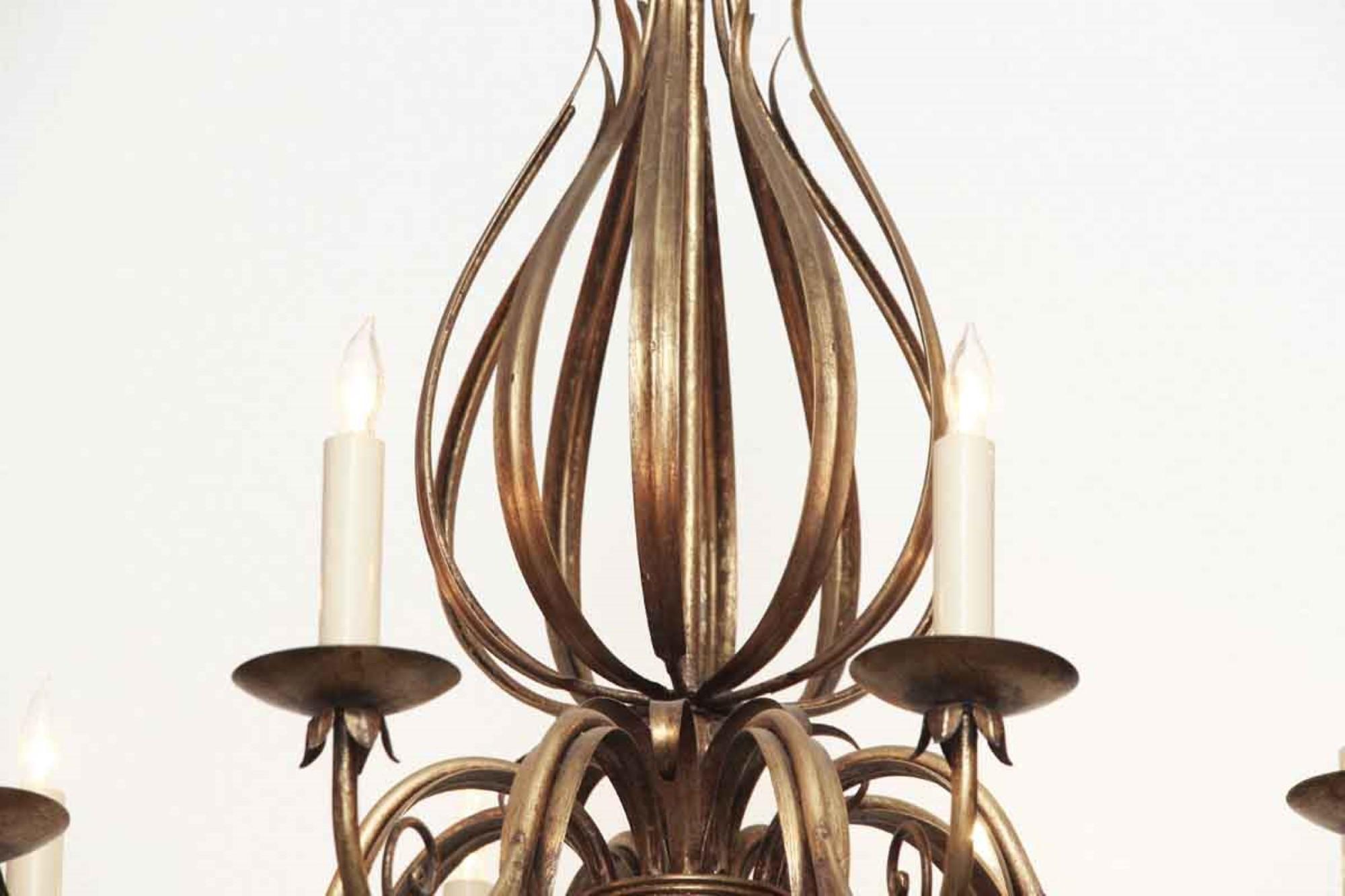 2000s Florentine Style 8-Arm Chandelier with Articulated and Wrought Iron Leaves In Good Condition In New York, NY