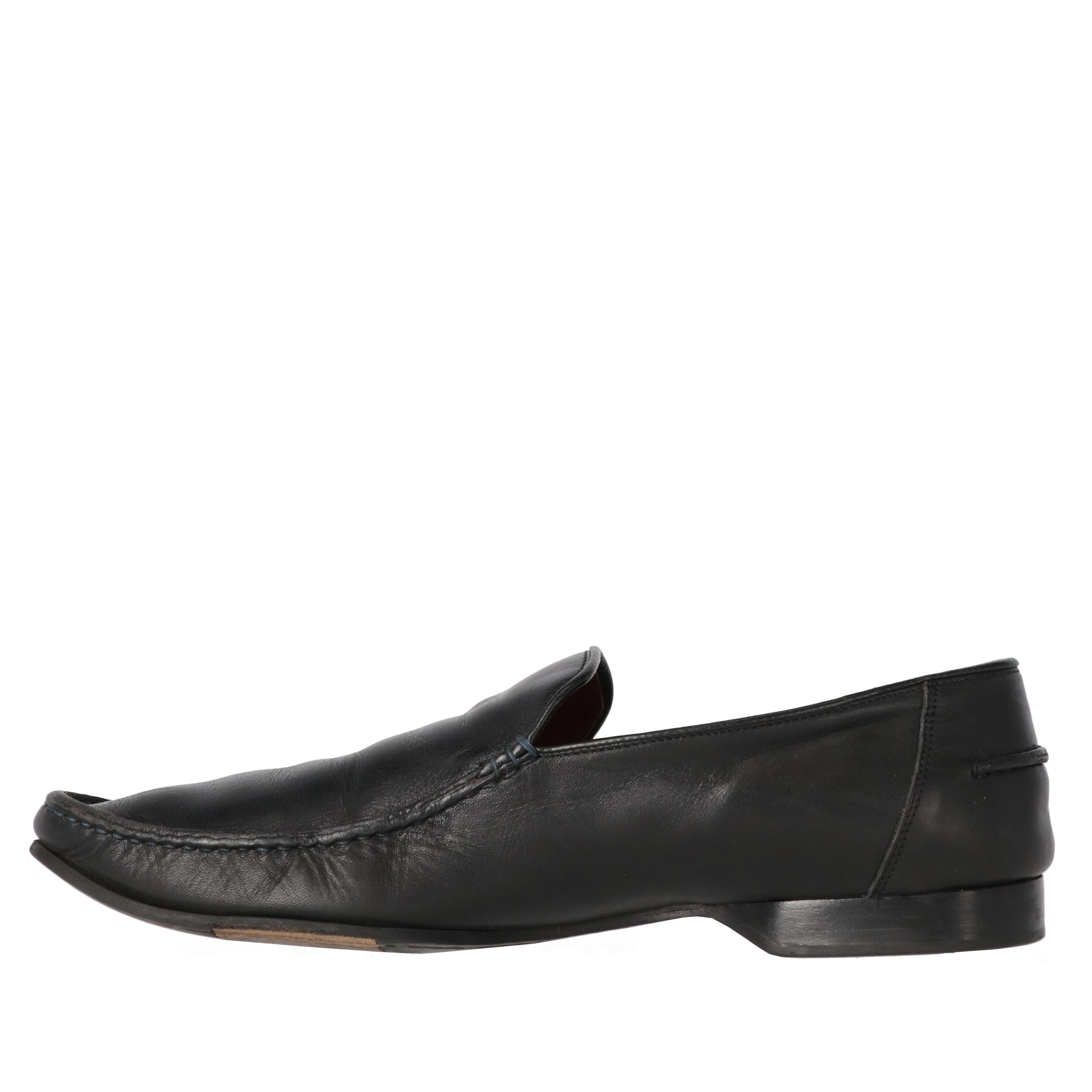 Gianfranco Ferré black genuine leather loafers, with slighlty pointed toe. The shoes show some creases and signs of wear on the leather and sole, as shown in the pictures. 

Years: 2000s 

Made in Italy 
Size: 44 EU 

Length insole: 30 cm