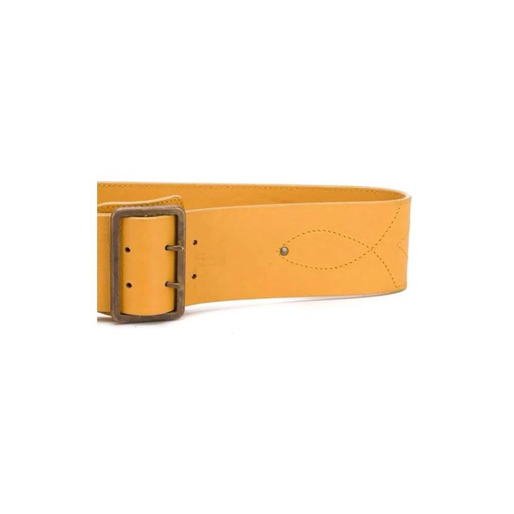 Gianfranco Ferré yellow leather belt with metal rectangular buckle.

Total length: 100 cm
Height: 6 cm

Product code: A5441

Composition: Leather

Made in: Italy

Condition: Good conditions