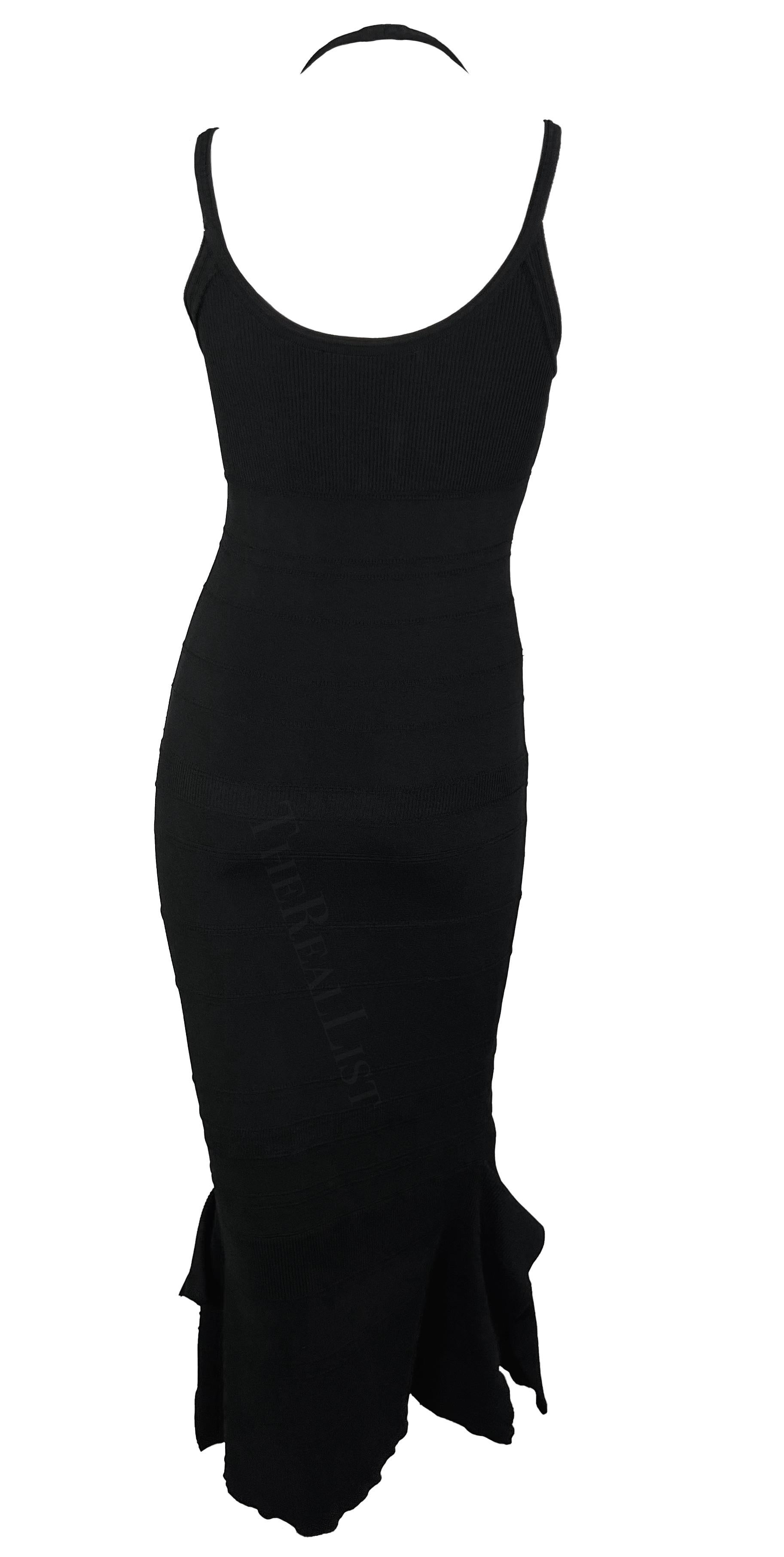 2000s Gianfranco Ferré Stretch Ribbed Knit Bodycon Flare Black Maxi Dress Pour femmes en vente