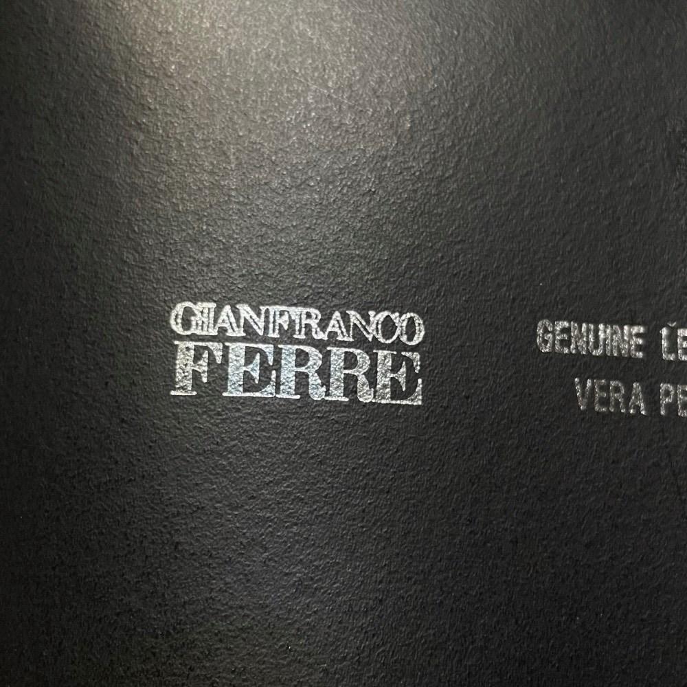 Women's or Men's 2000s Gianfranco Ferrè Vintage black leather high belt