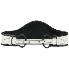 2000s Gianfranco Ferré white suede belt with black patent leather interwoven hem