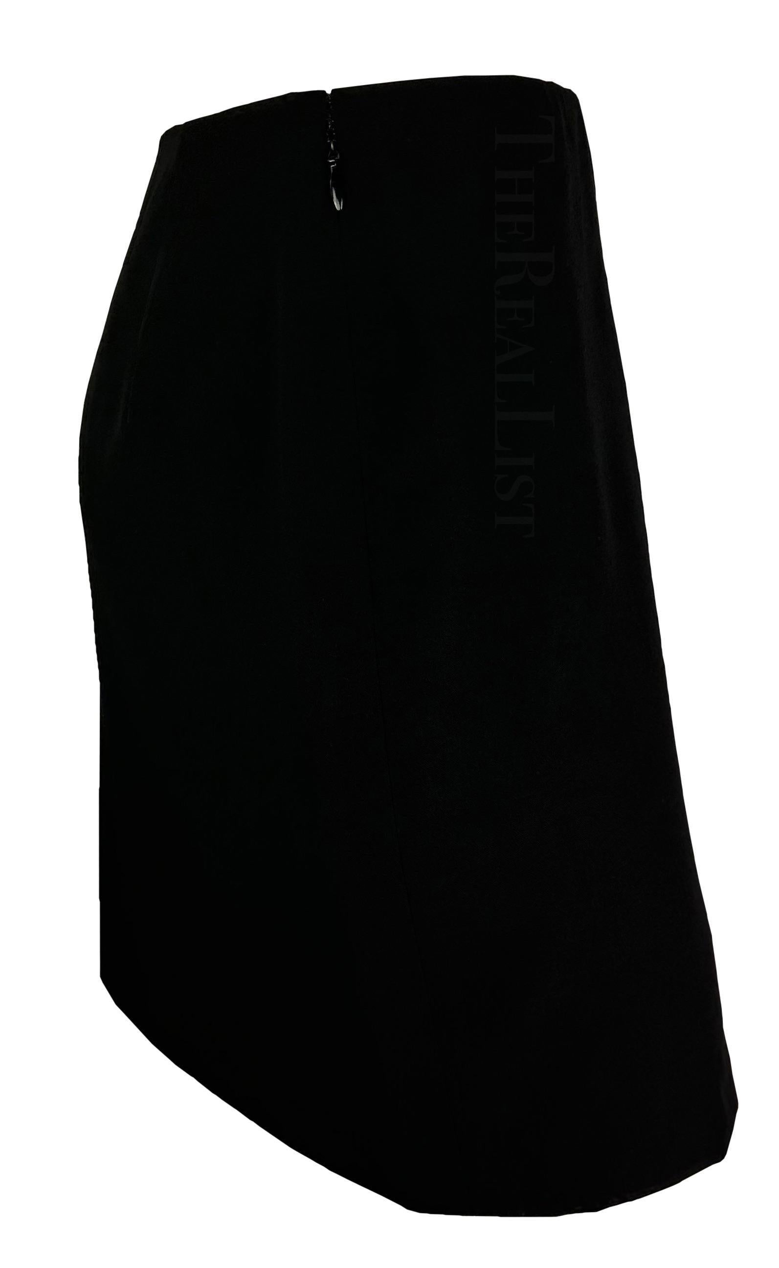 Donna Mini gonna anni 2000 di Donatella Versace for Gianni Versace, nera, con bordi in metallo, per l'anno 2000. in vendita