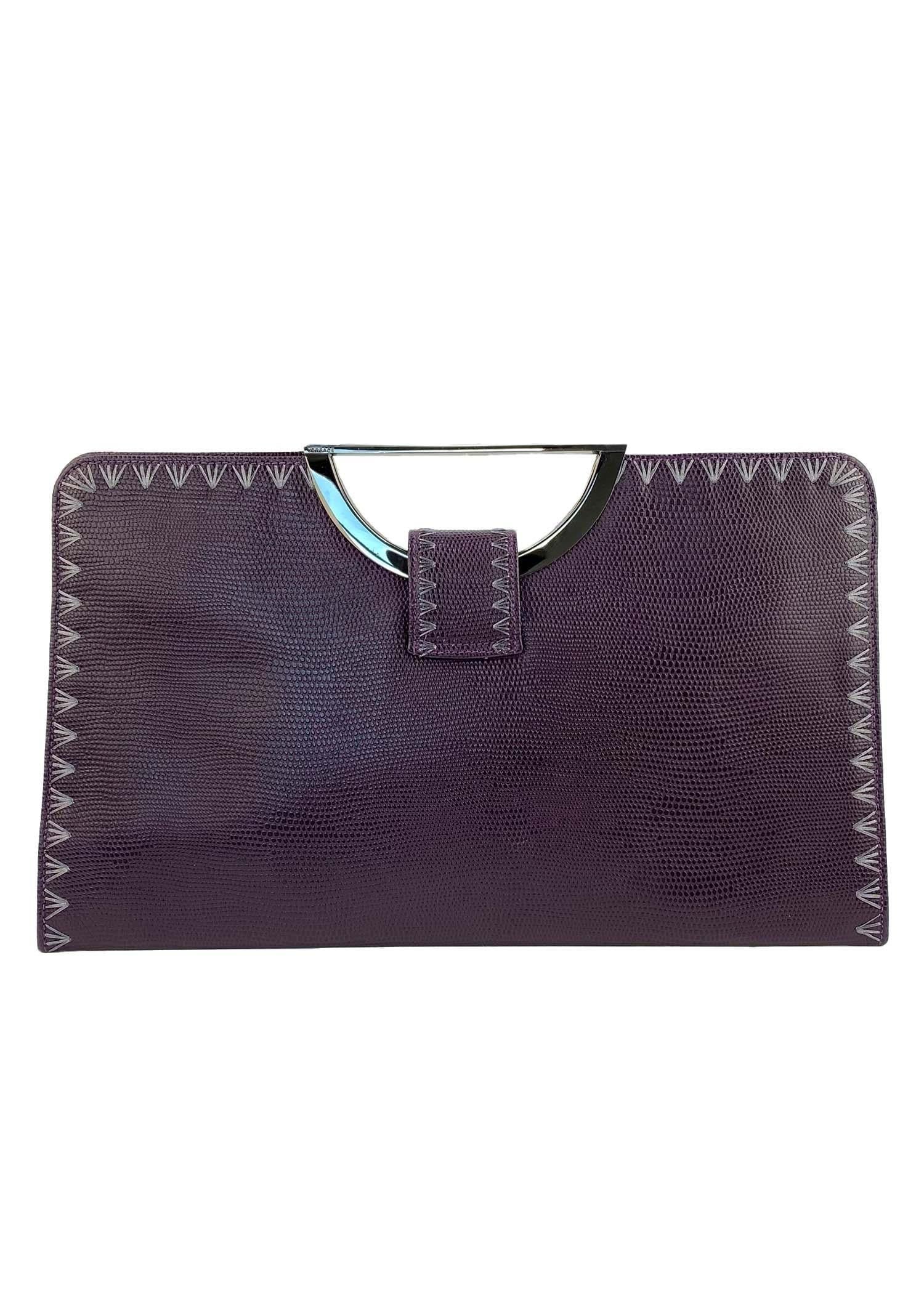 Nero Anni 2000 Donatella Versace for Gianni Versace ricamata con lucertola e cinturino della frizione Y2K in vendita