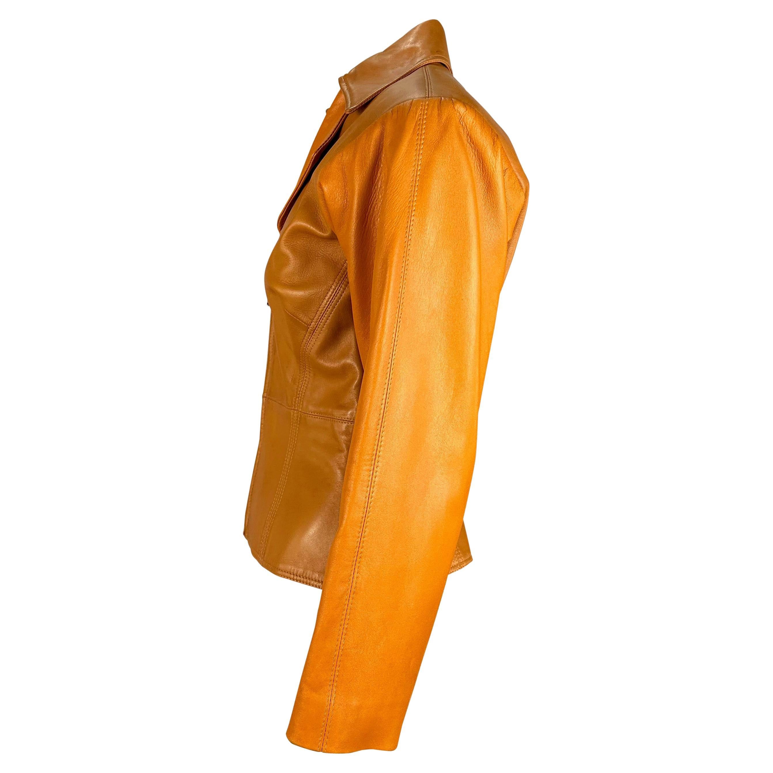 2000er Gianni Versace for Donatella Orange Monochrome Leder Blazer Jacke im Zustand „Gut“ im Angebot in West Hollywood, CA