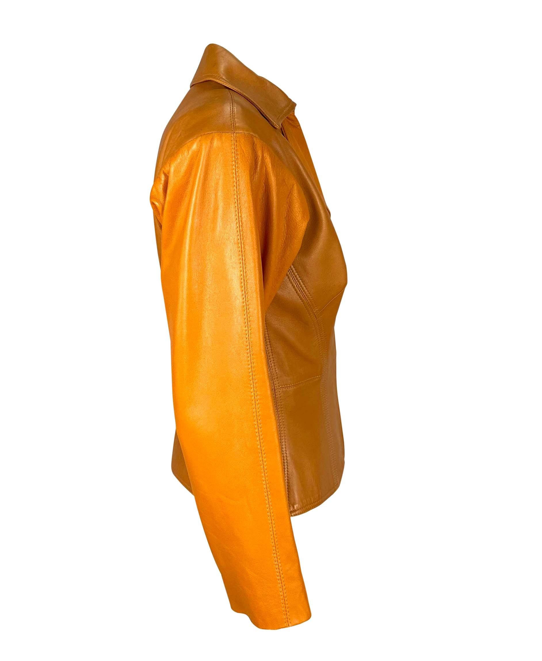 Donna Giacca Blazer in pelle monocromatica arancione degli anni 2000 di Donatella Versace for Gianni Versace in vendita