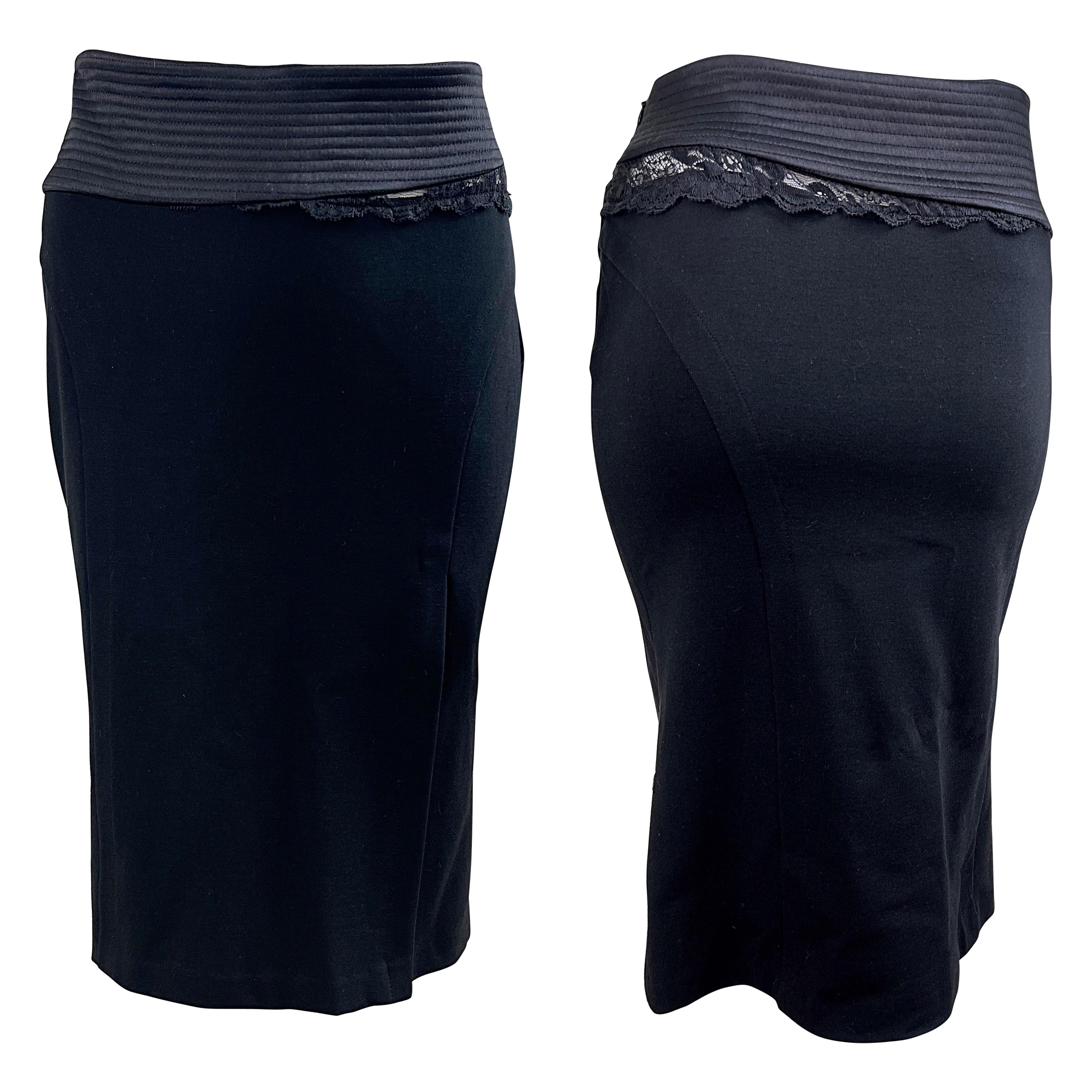 Jupe Jean Couture Gianni Versace avec découpe en dentelle noire, taille 44/8, Y2K, années 2000 en vente