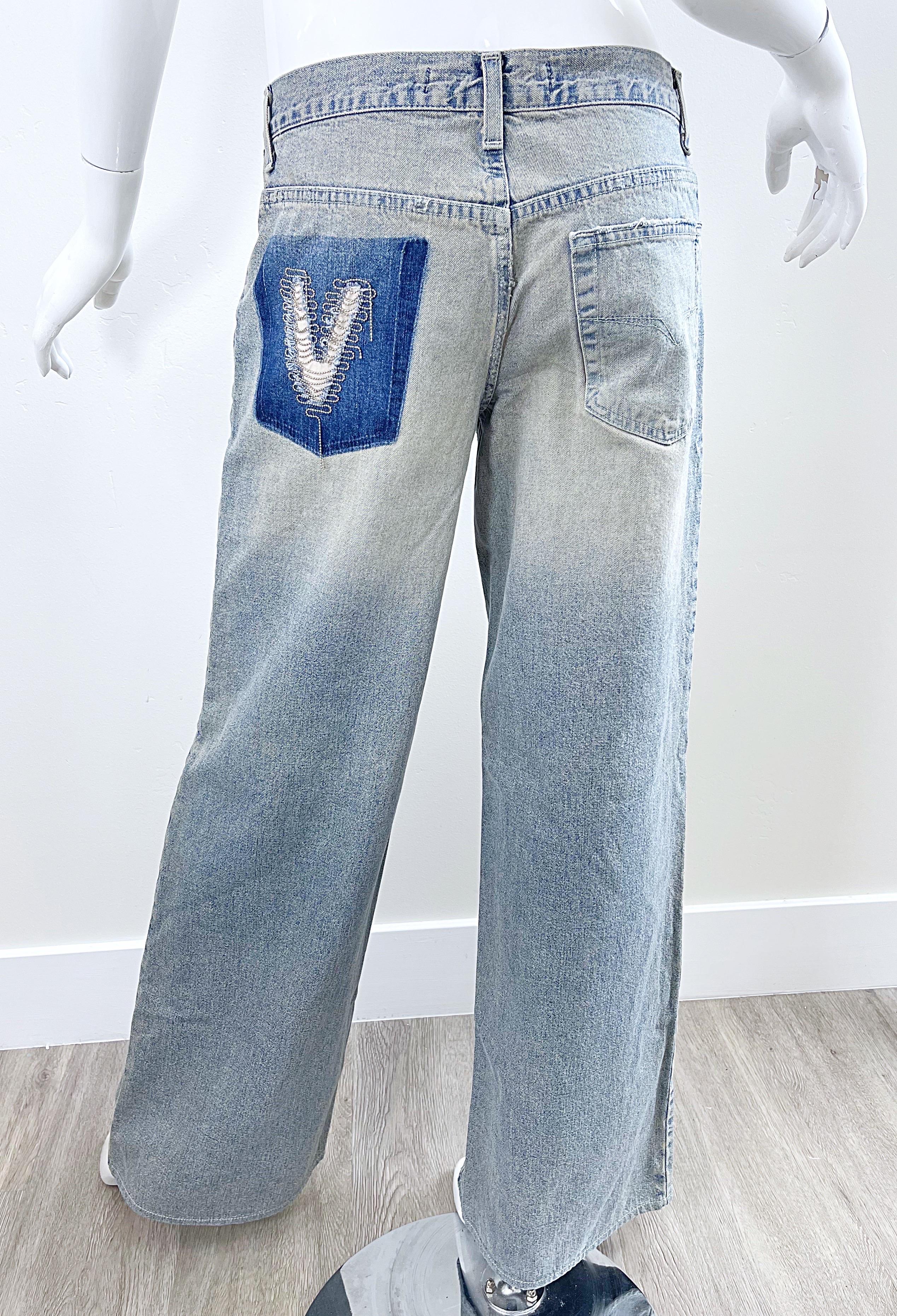 2000s Gianni Versace Jeans Couture Size 8 Chain Stonewash Low Rise Wide Leg Pant For Sale 5